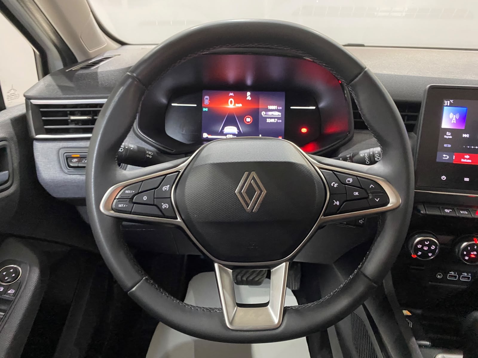 2026 Benzin Otomatik Renault Clio Beyaz Gürel Tasarım Aksesuar Otomotiv San. Tic. Ltd. Şti.
