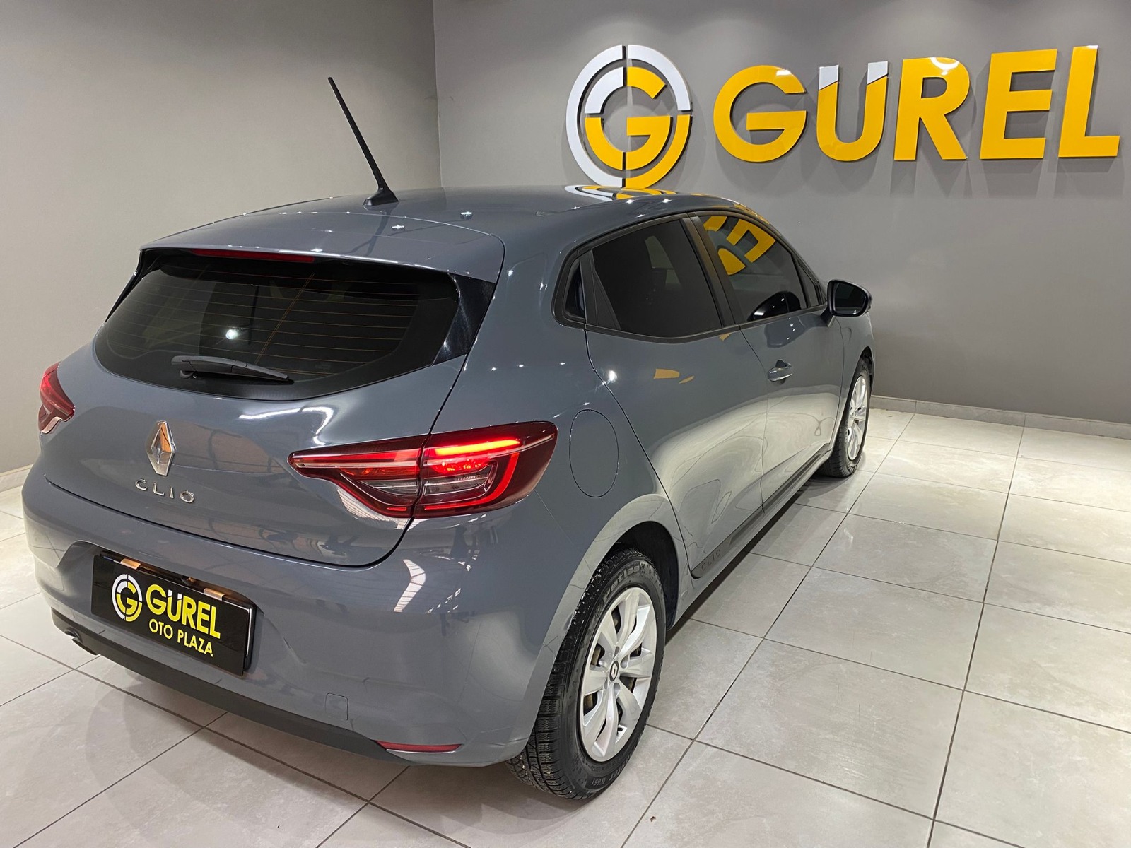 2021 Benzin Manuel Renault Clio Gri Gürel Tasarım Aksesuar Otomotiv San. Tic. Ltd. Şti.