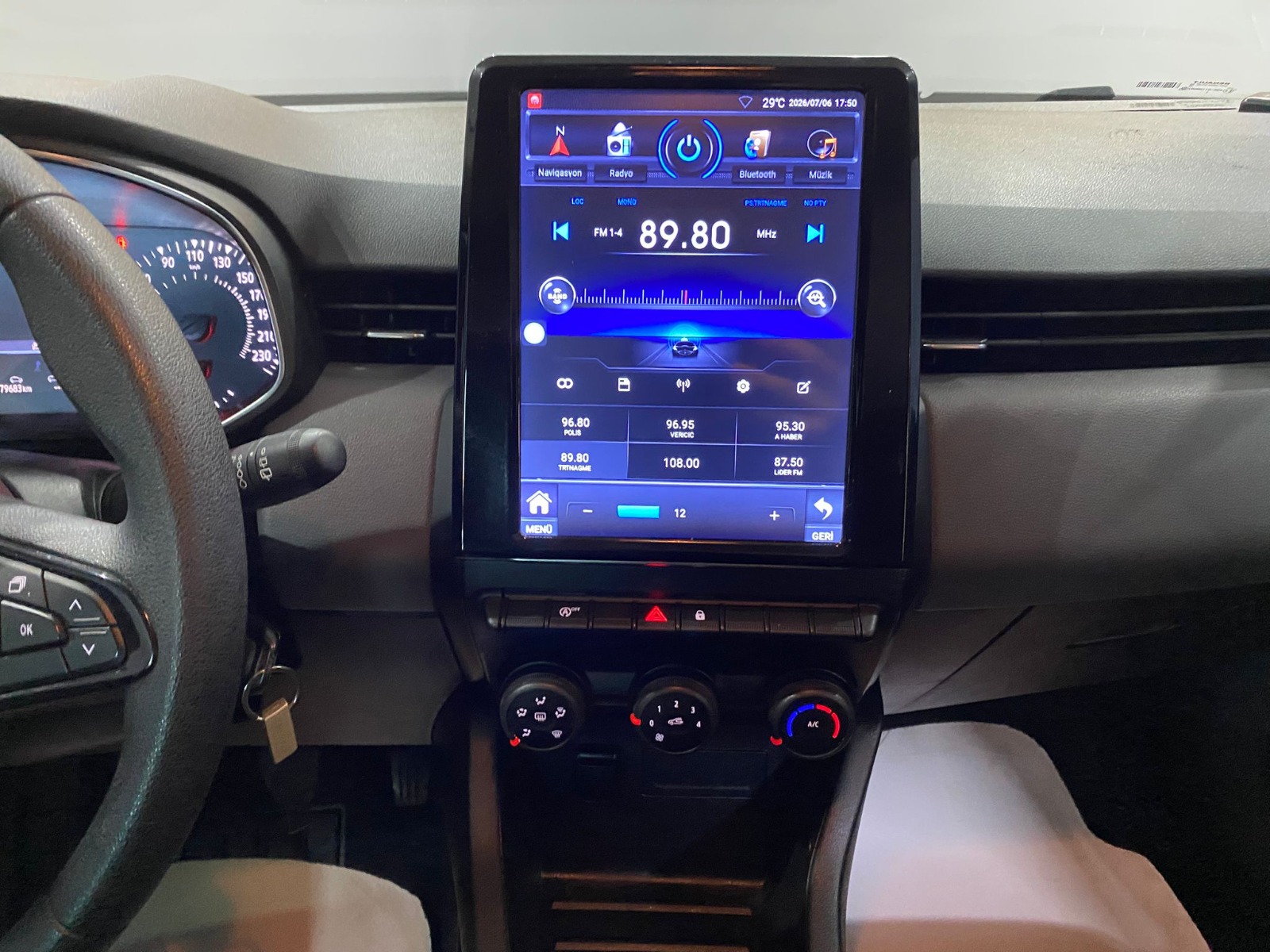 2021 Benzin Manuel Renault Clio Gri Gürel Tasarım Aksesuar Otomotiv San. Tic. Ltd. Şti.