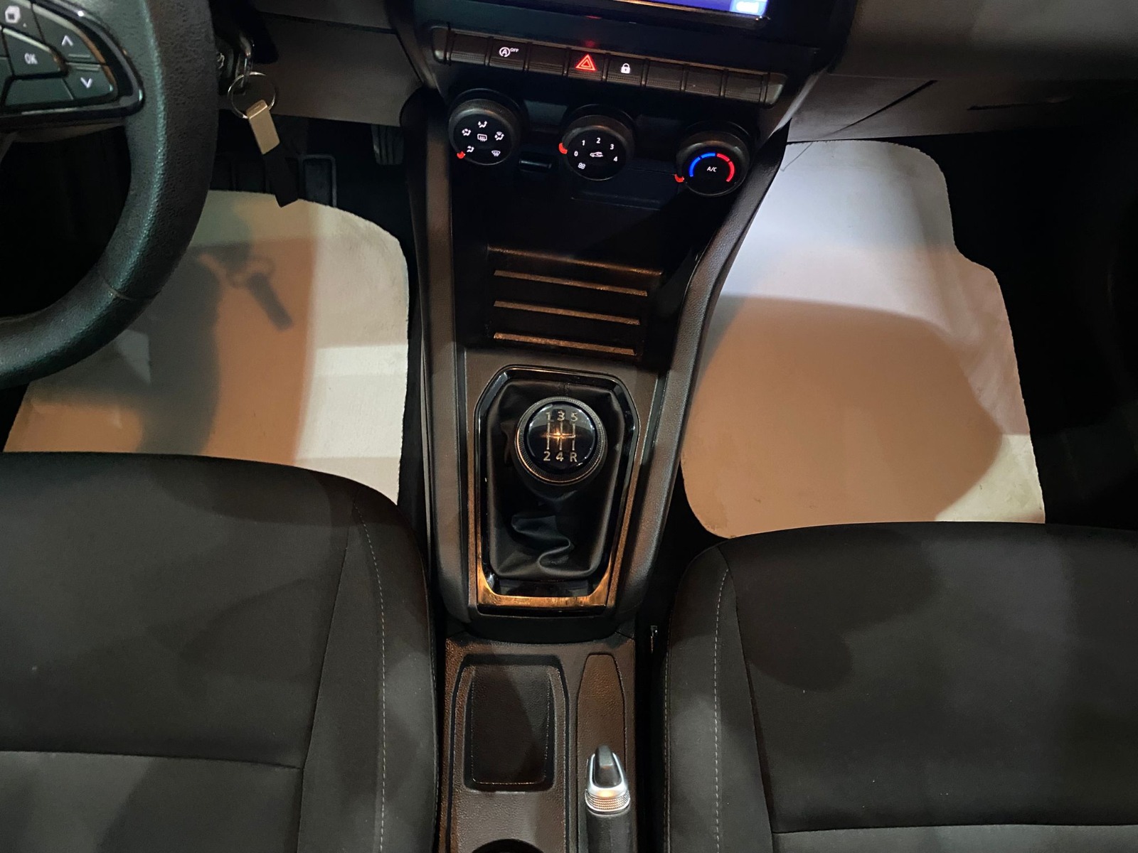 2021 Benzin Manuel Renault Clio Gri Gürel Tasarım Aksesuar Otomotiv San. Tic. Ltd. Şti.
