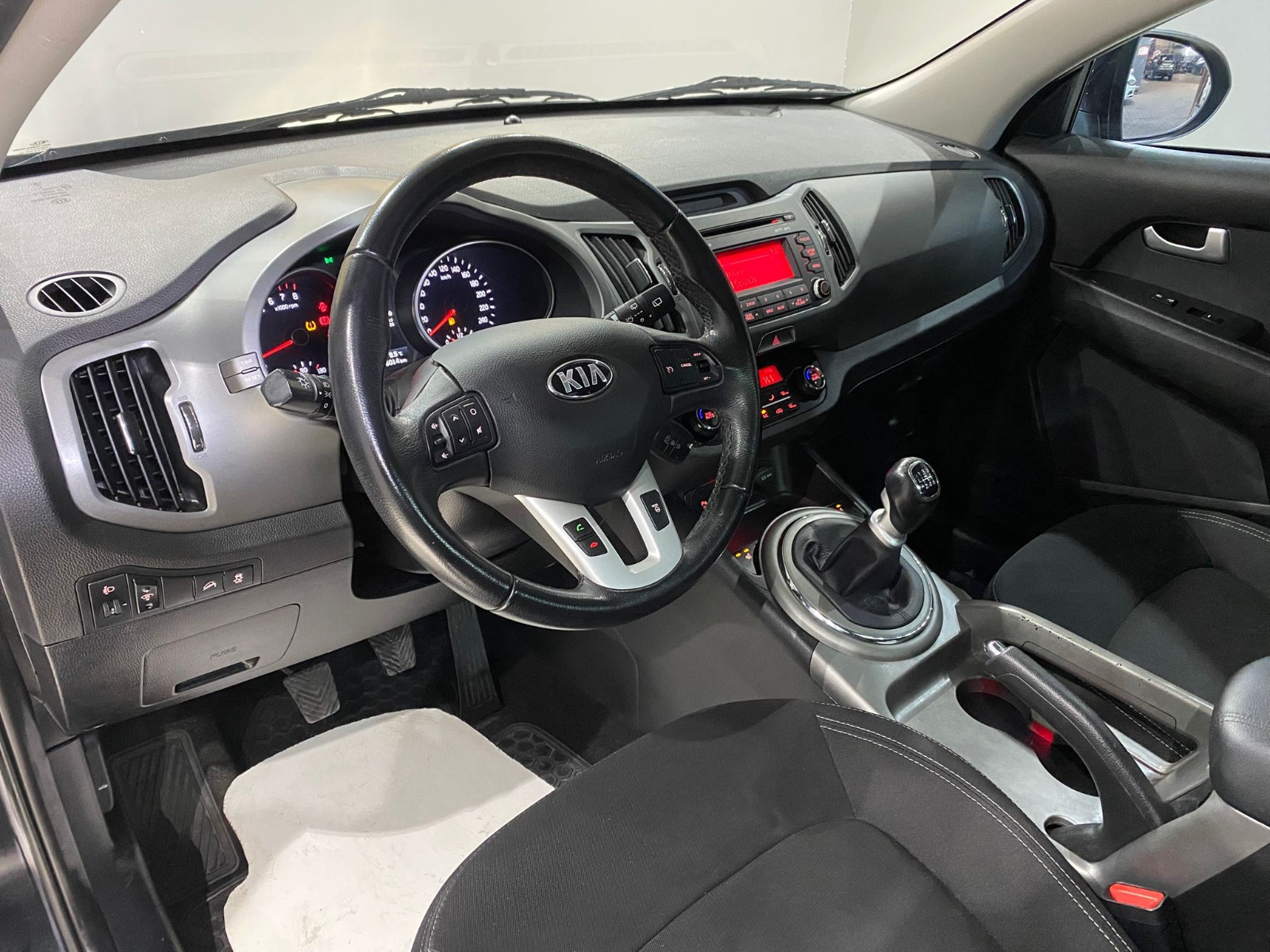 2015 Benzin Manuel Kia Sportage Siyah Gürel Tasarım Aksesuar Otomotiv San. Tic. Ltd. Şti.