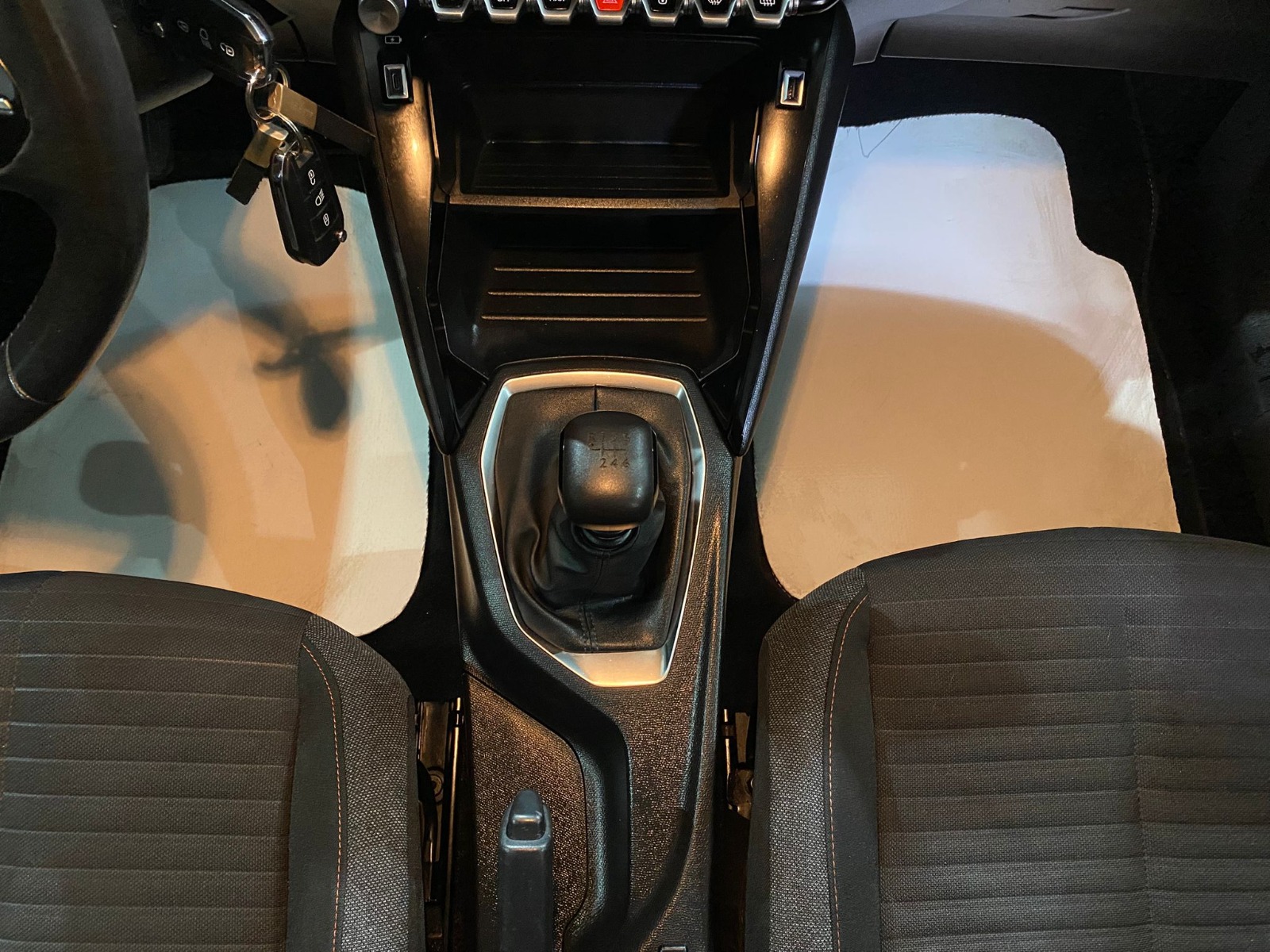 2020 Benzin Manuel Peugeot 2008 Gri Gürel Tasarım Aksesuar Otomotiv San. Tic. Ltd. Şti.