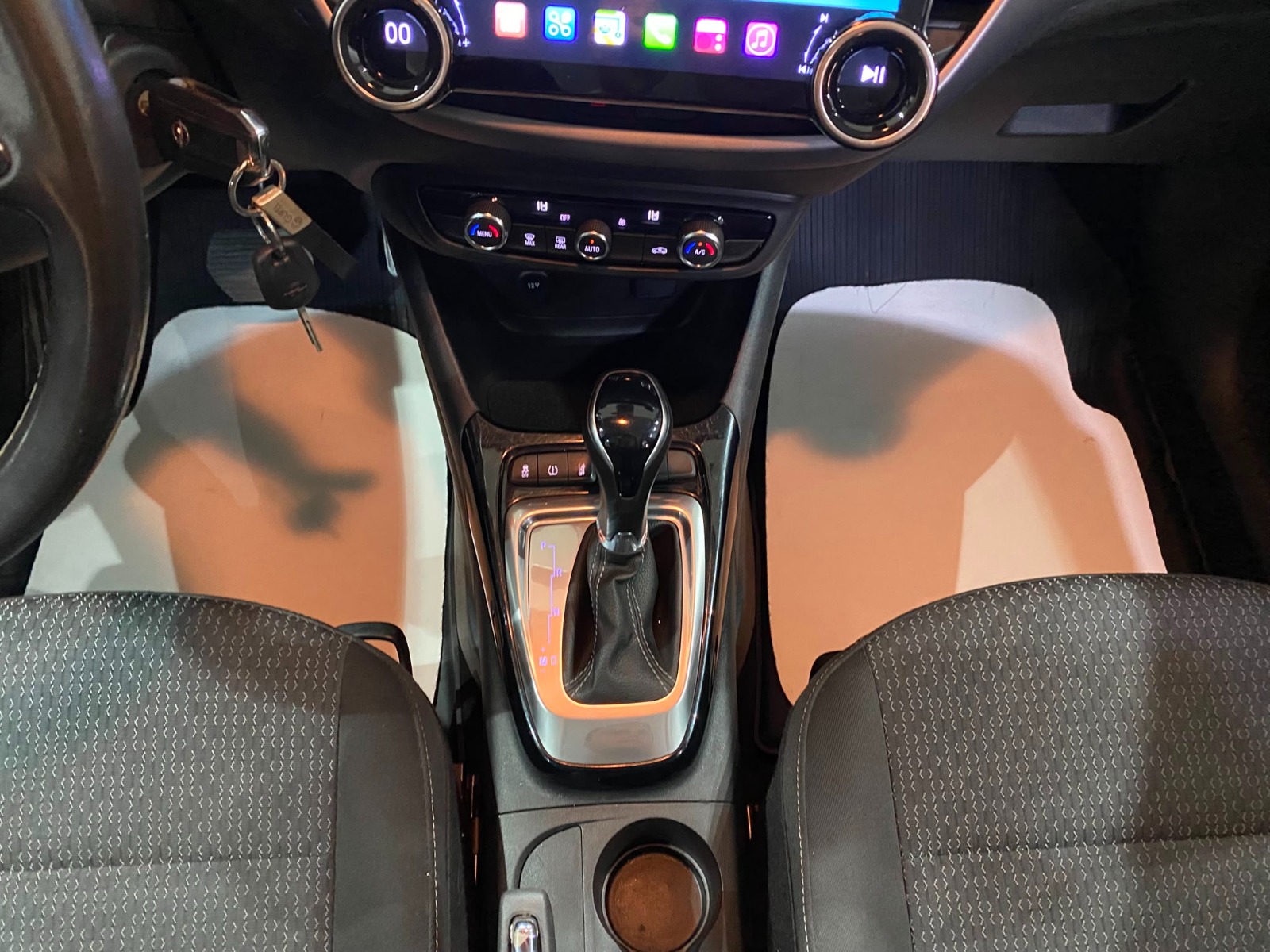 2024 Benzin Otomatik Opel Crossland Beyaz Gürel Tasarım Aksesuar Otomotiv San. Tic. Ltd. Şti.