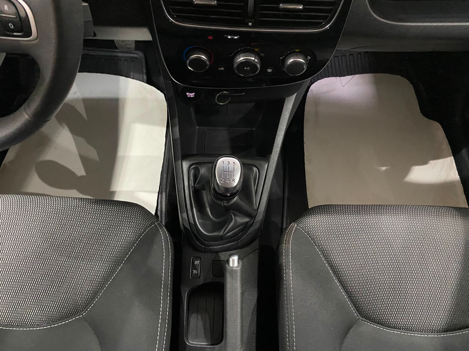 2020 Benzin Manuel Renault Clio Beyaz Gürel Tasarım Aksesuar Otomotiv San. Tic. Ltd. Şti.
