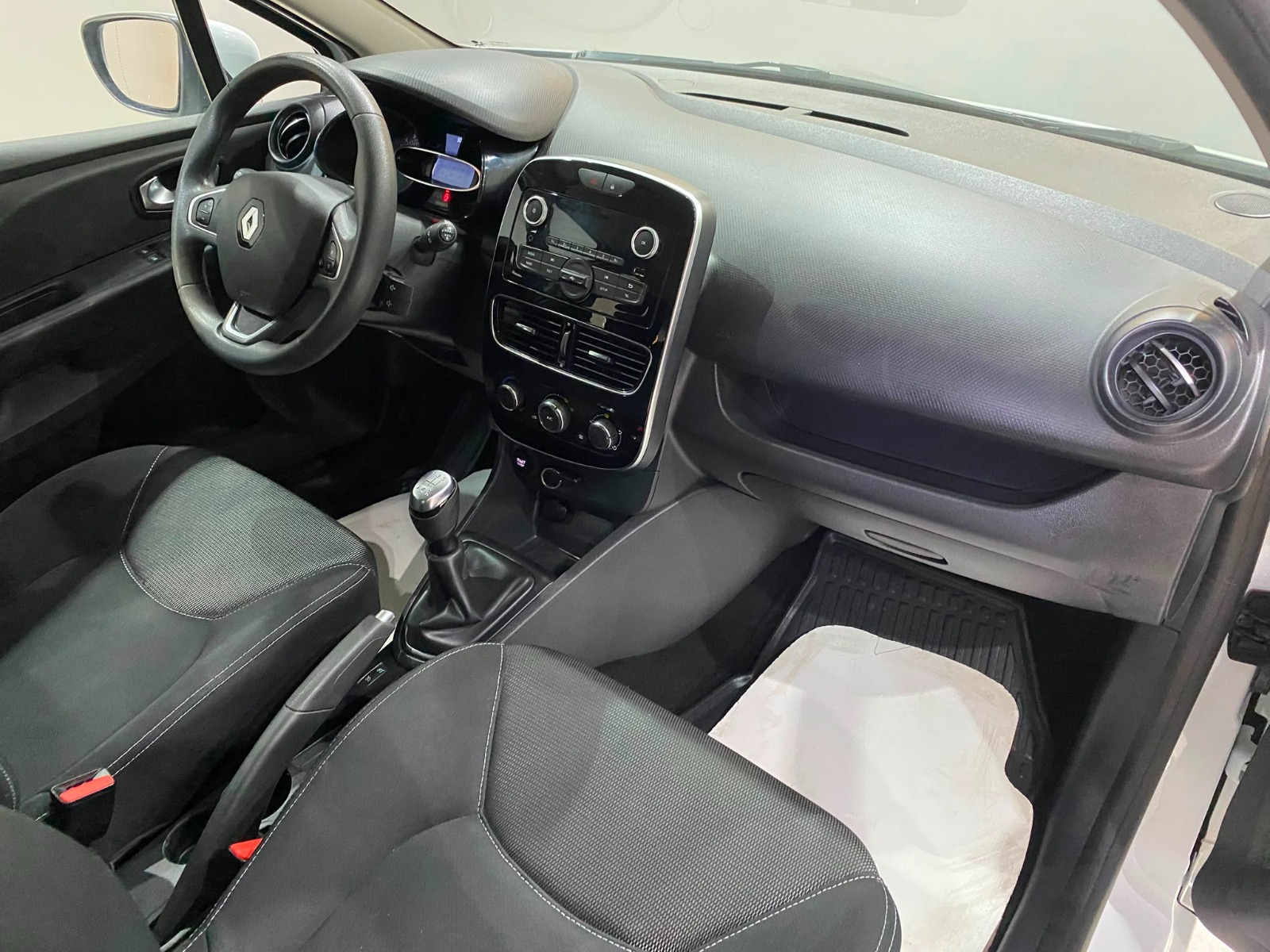 2020 Benzin Manuel Renault Clio Beyaz Gürel Tasarım Aksesuar Otomotiv San. Tic. Ltd. Şti.
