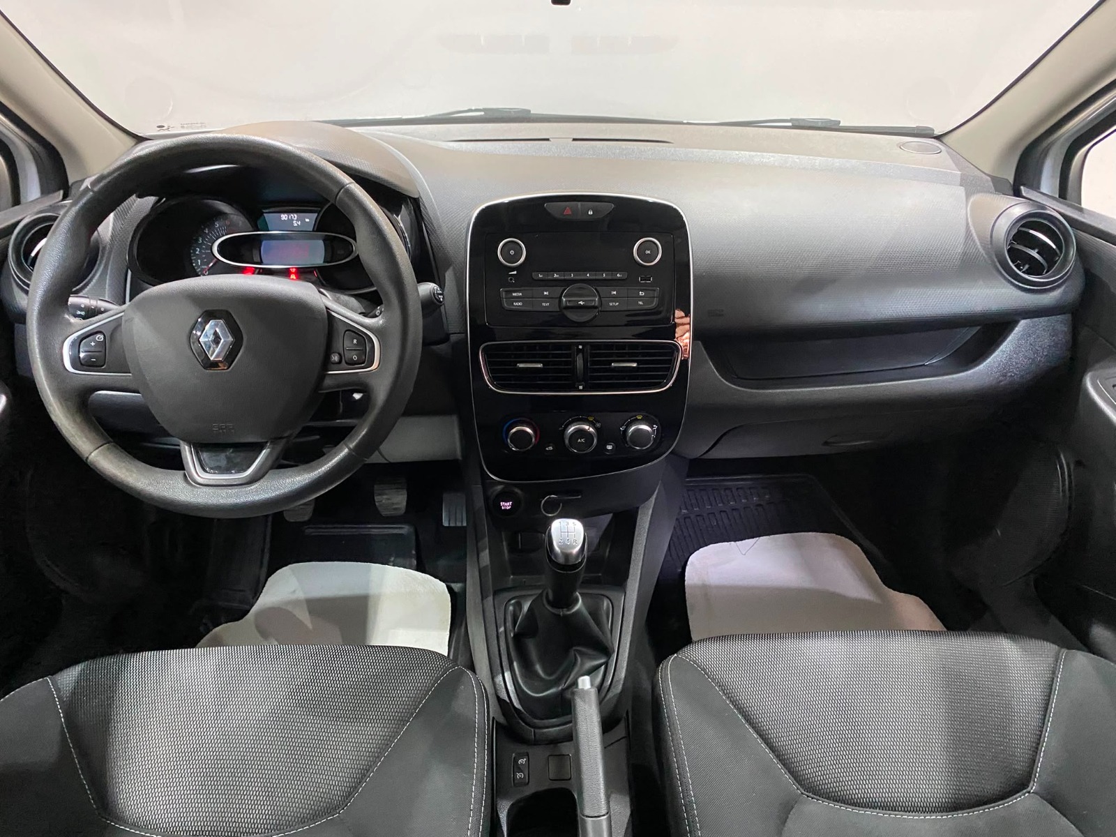 2020 Benzin Manuel Renault Clio Beyaz Gürel Tasarım Aksesuar Otomotiv San. Tic. Ltd. Şti.