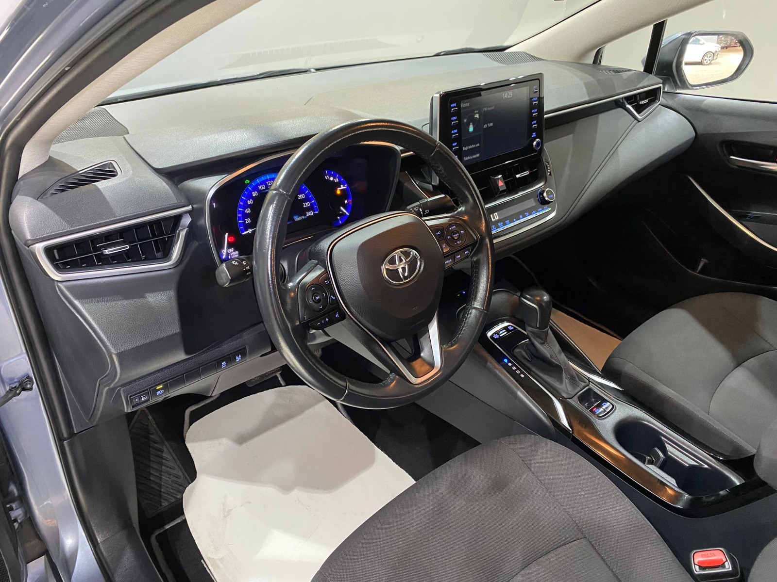 2022 Hybrid Otomatik Toyota Corolla Gri Gürel Tasarım Aksesuar Otomotiv San. Tic. Ltd. Şti.