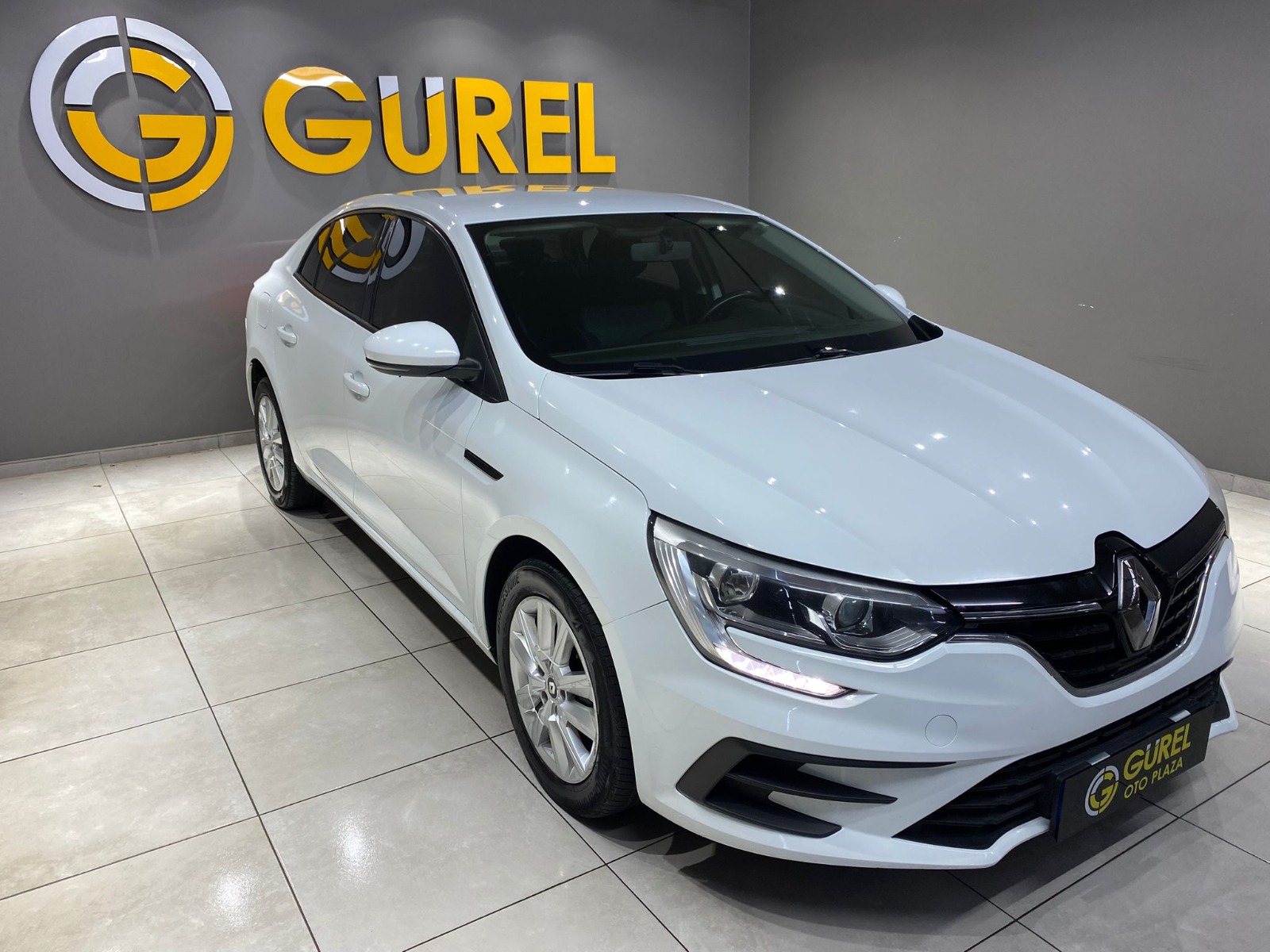 2022 Benzin Otomatik Renault Megane Beyaz Gürel Tasarım Aksesuar Otomotiv San. Tic. Ltd. Şti.