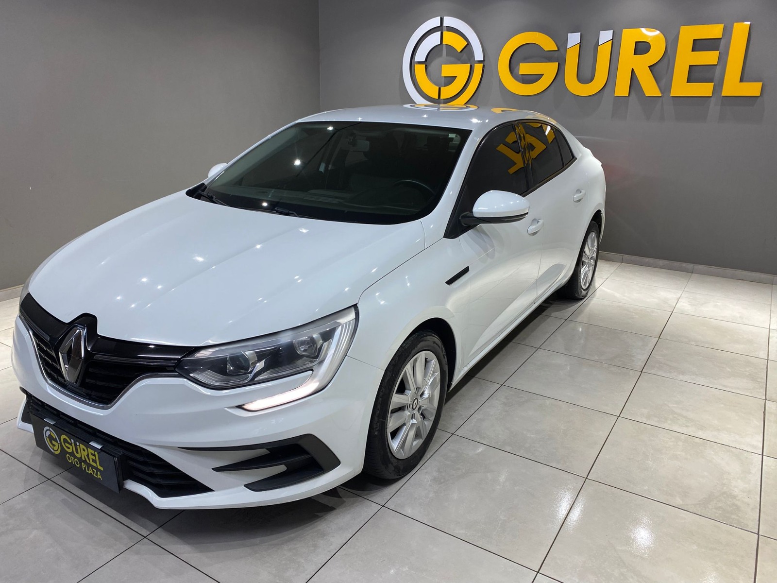 2022 Benzin Otomatik Renault Megane Beyaz Gürel Tasarım Aksesuar Otomotiv San. Tic. Ltd. Şti.