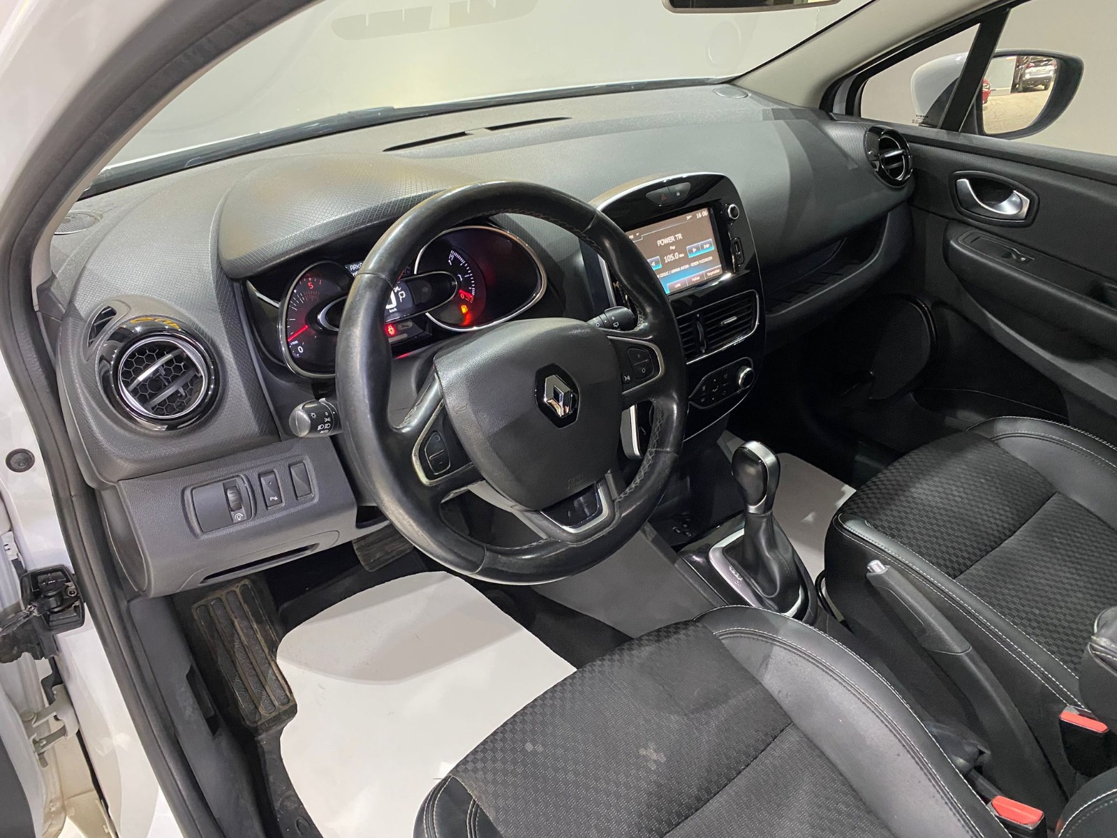 2017 Dizel Otomatik Renault Clio Beyaz Gürel Tasarım Aksesuar Otomotiv San. Tic. Ltd. Şti.