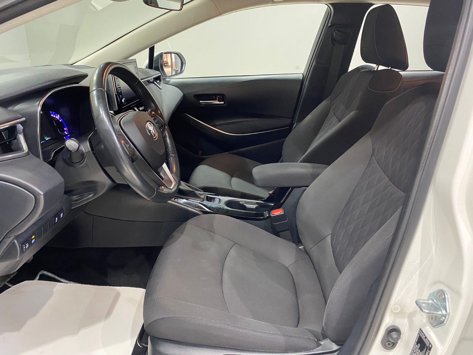 2022 Hybrid Otomatik Toyota Corolla Beyaz Gürel Tasarım Aksesuar Otomotiv San. Tic. Ltd. Şti.