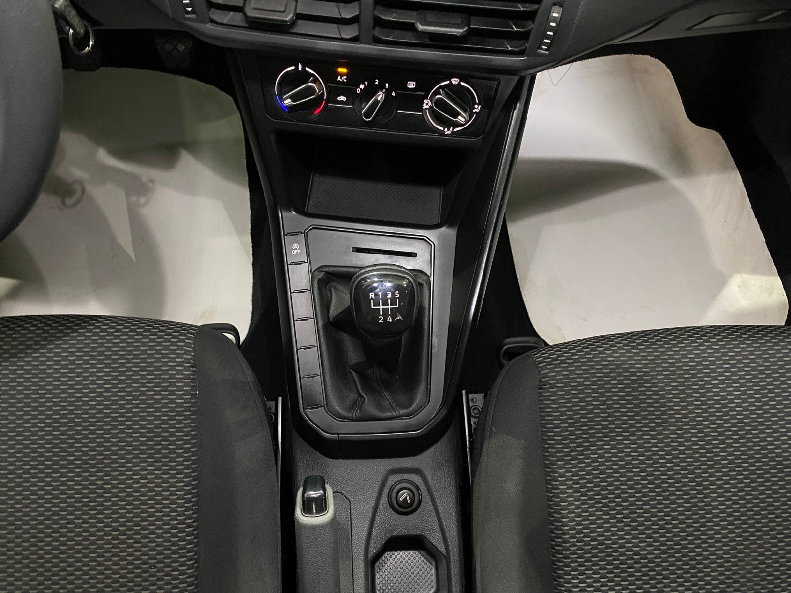 2023 Benzin Manuel Volkswagen Polo Beyaz Gürel Tasarım Aksesuar Otomotiv San. Tic. Ltd. Şti.