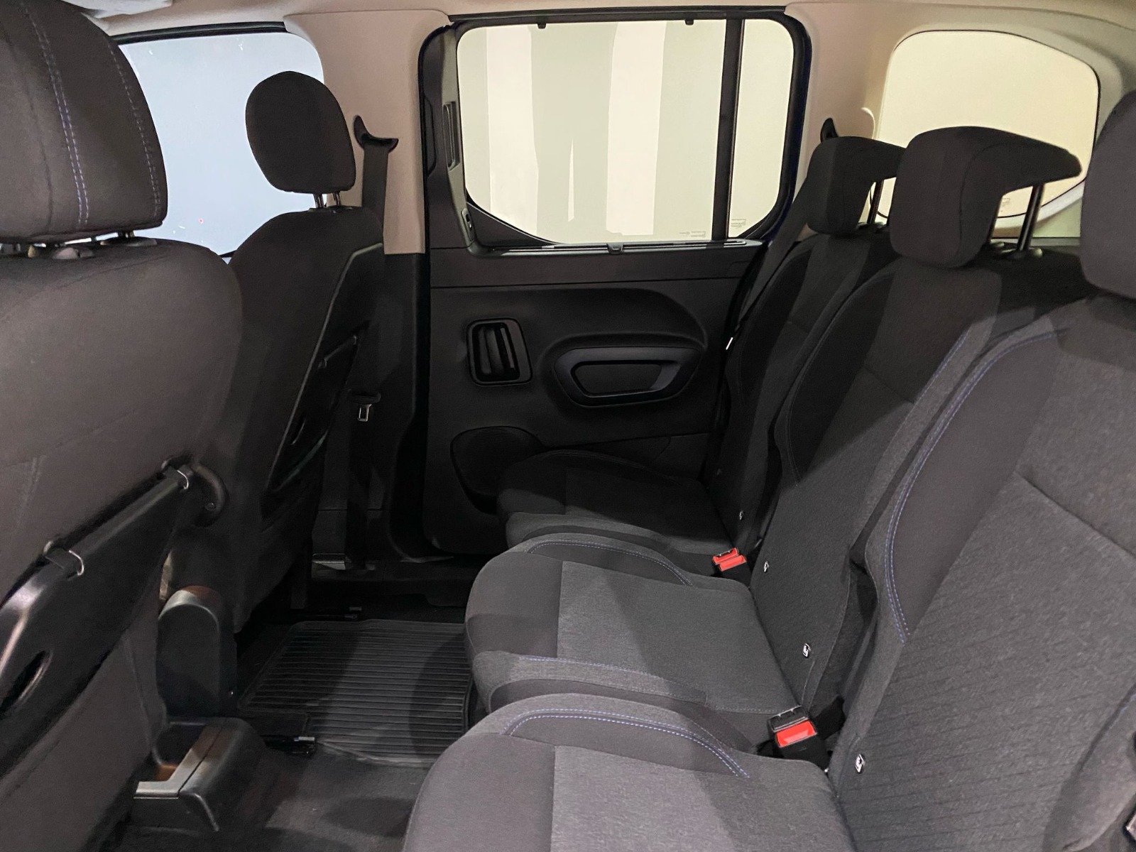 2023 Dizel Otomatik Fiat Doblo Mavi Gürel Tasarım Aksesuar Otomotiv San. Tic. Ltd. Şti.