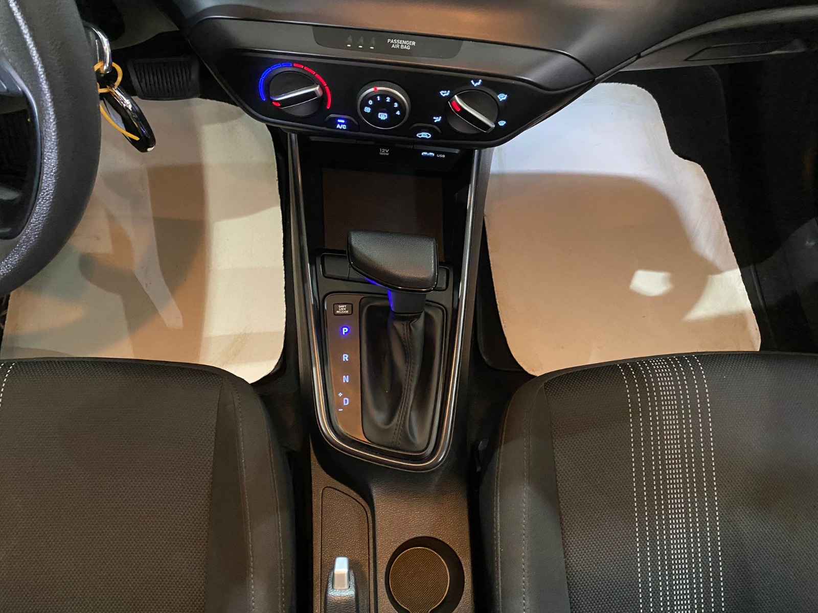 2023 Benzin Otomatik Hyundai i20 Beyaz Gürel Tasarım Aksesuar Otomotiv San. Tic. Ltd. Şti.
