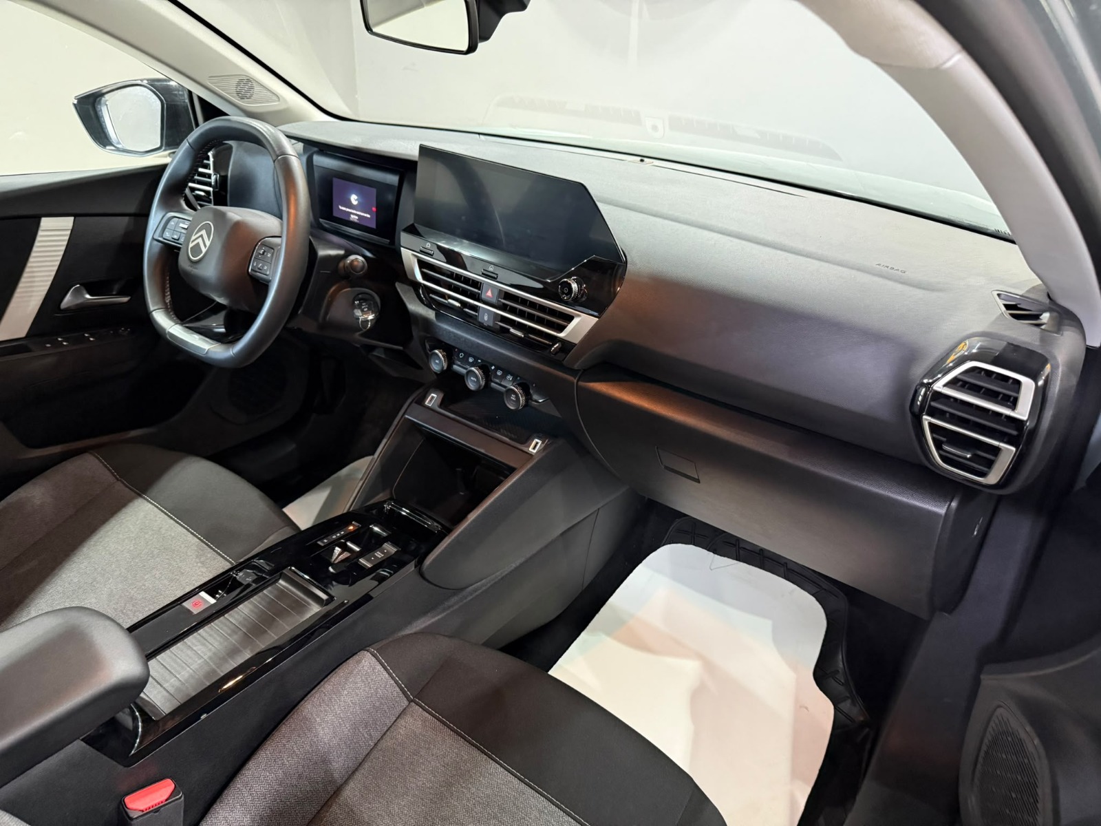 2025 Benzin Otomatik Citroen C4 X Yeşil Gürel Tasarım Aksesuar Otomotiv San. Tic. Ltd. Şti.