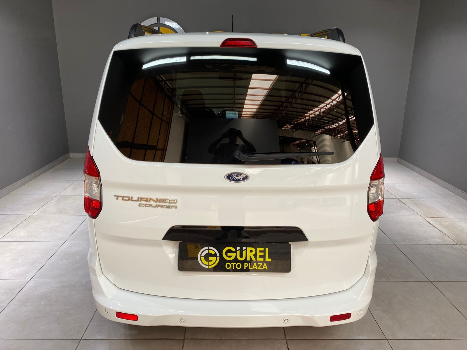 2023 Benzin Manuel Ford Tourneo Courier Beyaz Gürel Tasarım Aksesuar Otomotiv San. Tic. Ltd. Şti.