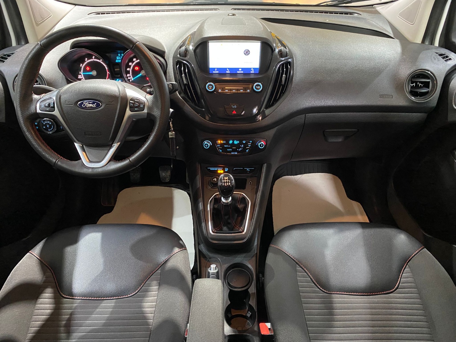 2023 Benzin Manuel Ford Tourneo Courier Beyaz Gürel Tasarım Aksesuar Otomotiv San. Tic. Ltd. Şti.