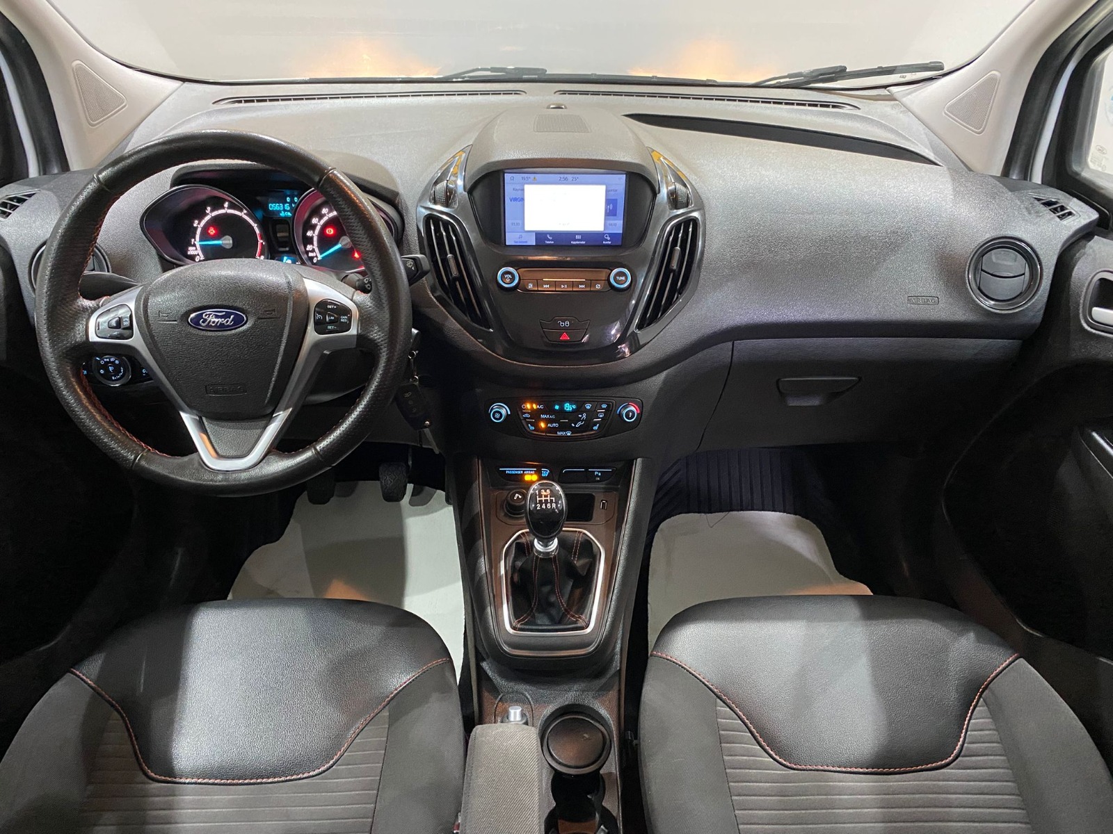 2023 Benzin Manuel Ford Tourneo Courier Beyaz Gürel Tasarım Aksesuar Otomotiv San. Tic. Ltd. Şti.