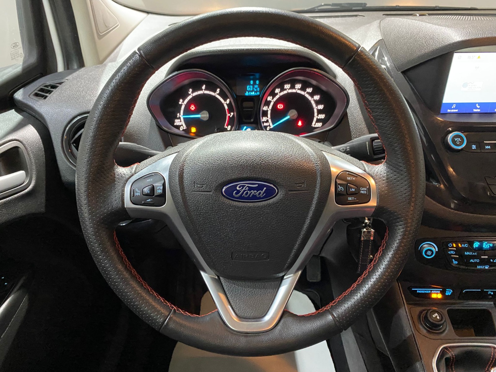 2023 Benzin Manuel Ford Tourneo Courier Beyaz Gürel Tasarım Aksesuar Otomotiv San. Tic. Ltd. Şti.