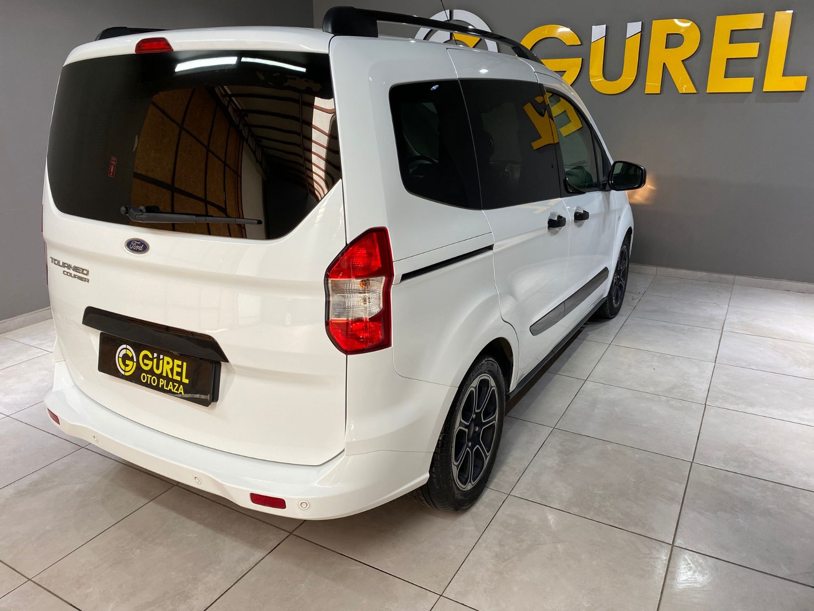 2023 Benzin Manuel Ford Tourneo Courier Beyaz Gürel Tasarım Aksesuar Otomotiv San. Tic. Ltd. Şti.