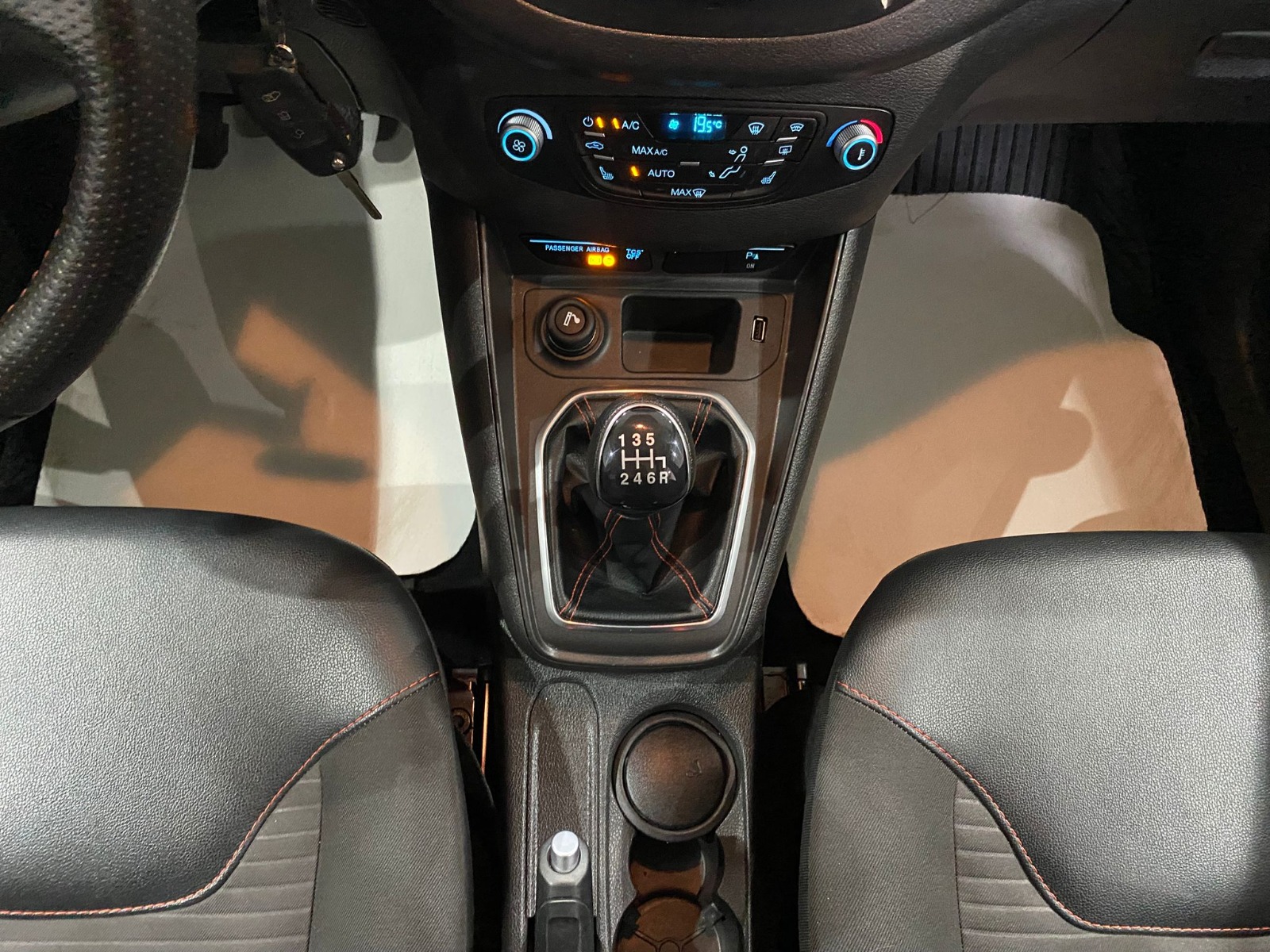 2023 Benzin Manuel Ford Tourneo Courier Beyaz Gürel Tasarım Aksesuar Otomotiv San. Tic. Ltd. Şti.