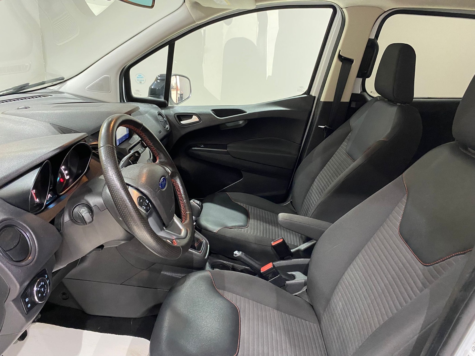 2023 Benzin Manuel Ford Tourneo Courier Beyaz Gürel Tasarım Aksesuar Otomotiv San. Tic. Ltd. Şti.