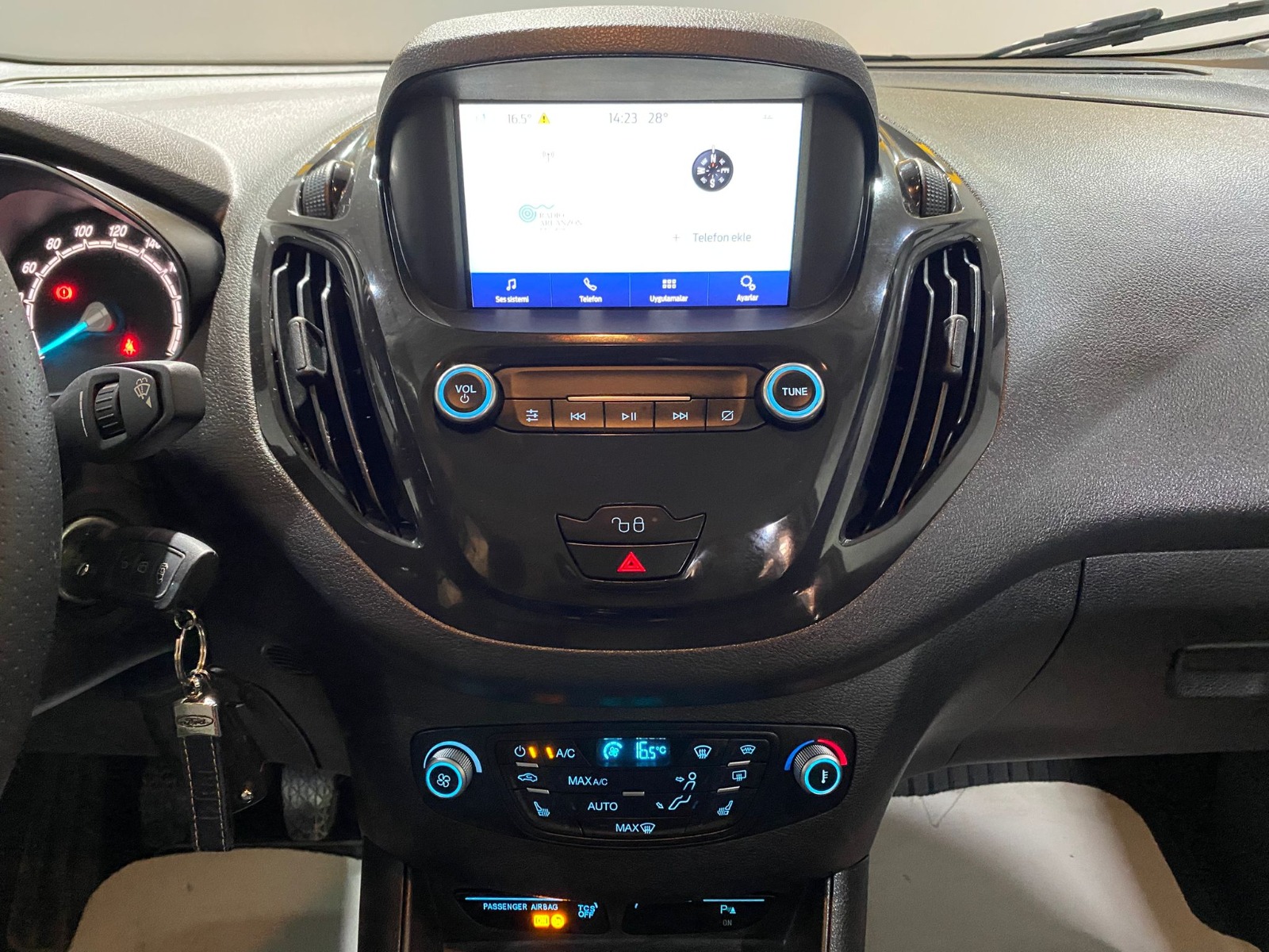 2023 Benzin Manuel Ford Tourneo Courier Beyaz Gürel Tasarım Aksesuar Otomotiv San. Tic. Ltd. Şti.