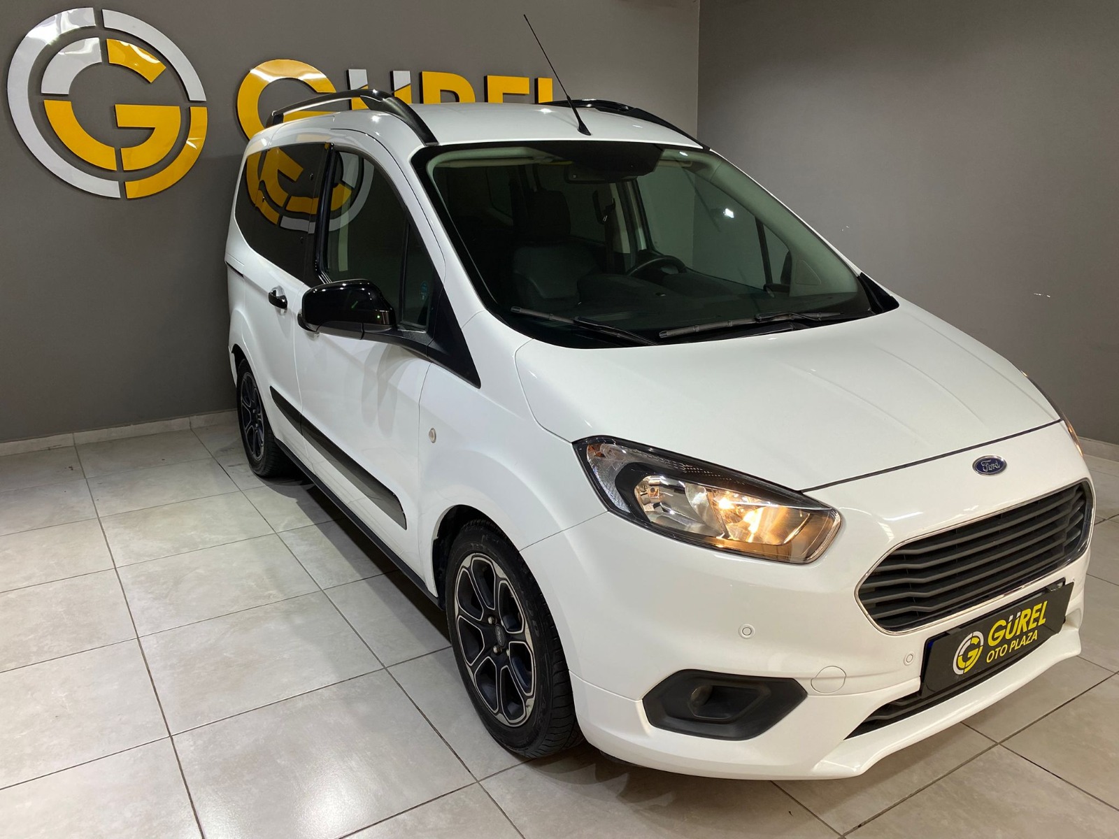 2023 Benzin Manuel Ford Tourneo Courier Beyaz Gürel Tasarım Aksesuar Otomotiv San. Tic. Ltd. Şti.