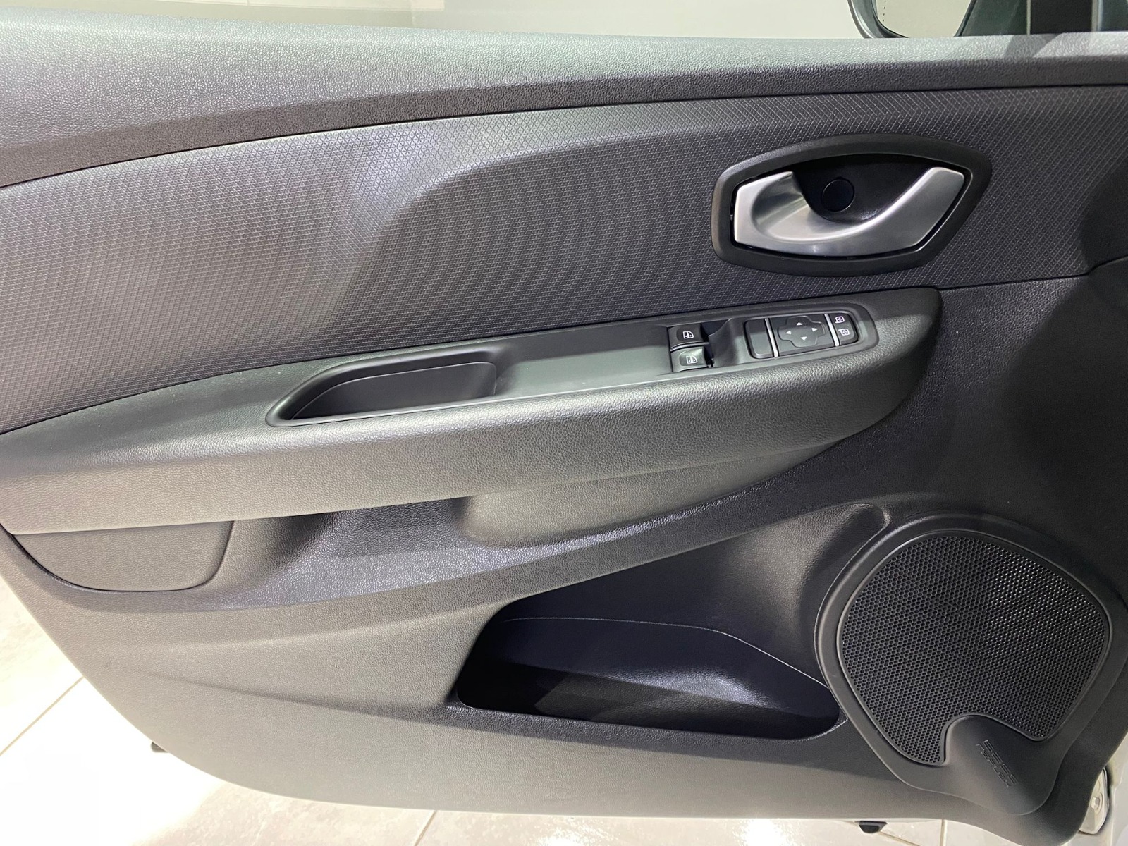 TaksitliOto.Net | 2.El Renault Clio Hatchback 0.9 TCe Joy | Manuel & Benzin | Beyaz | İzmir.2el 2020 Benzin Manuel Renault Clio Beyaz Gürel Tasarım Aksesuar Otomotiv San. Tic. Ltd. Şti.