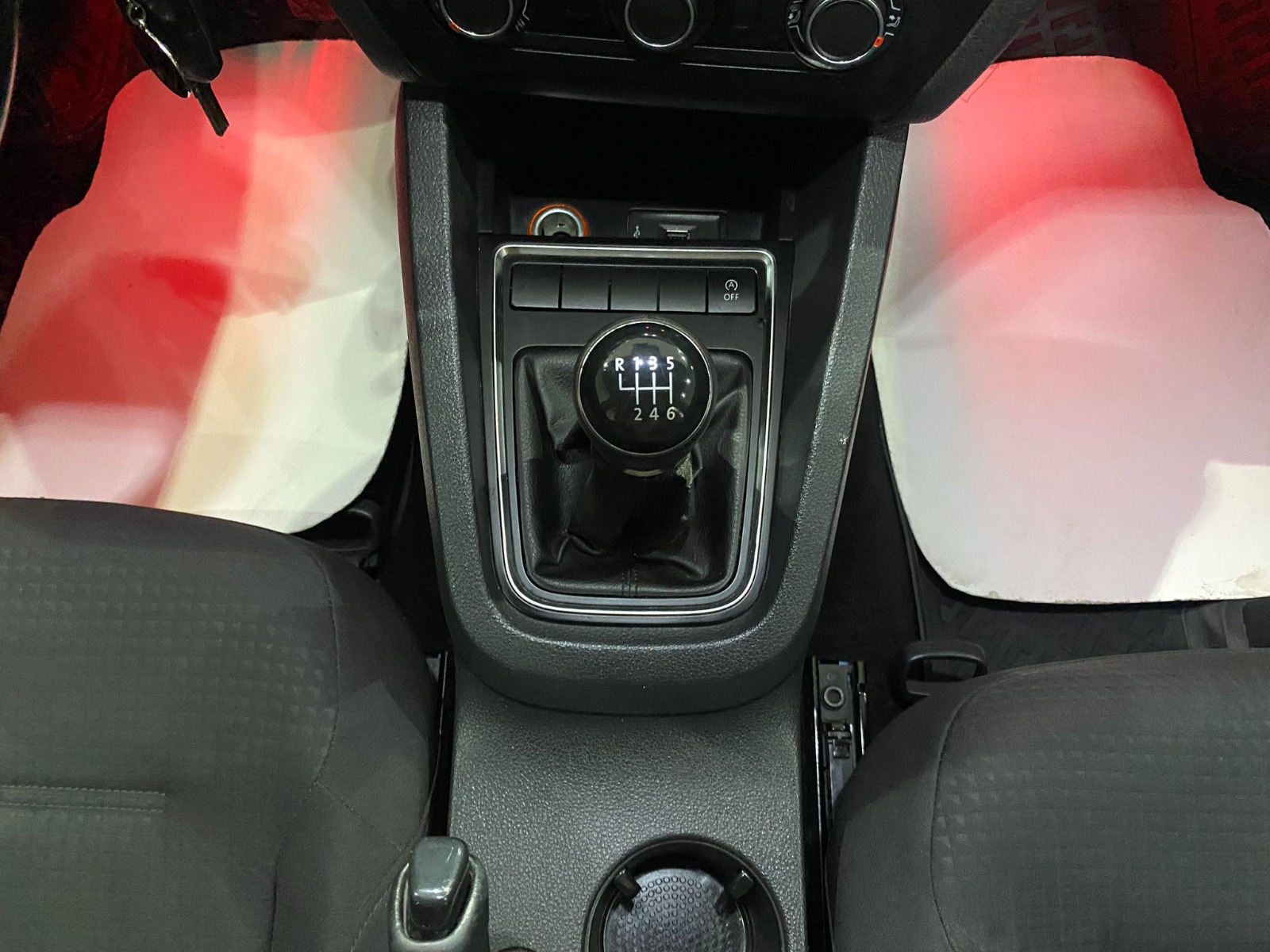 2015 Benzin Manuel Volkswagen Jetta Mavi Gürel Tasarım Aksesuar Otomotiv San. Tic. Ltd. Şti.