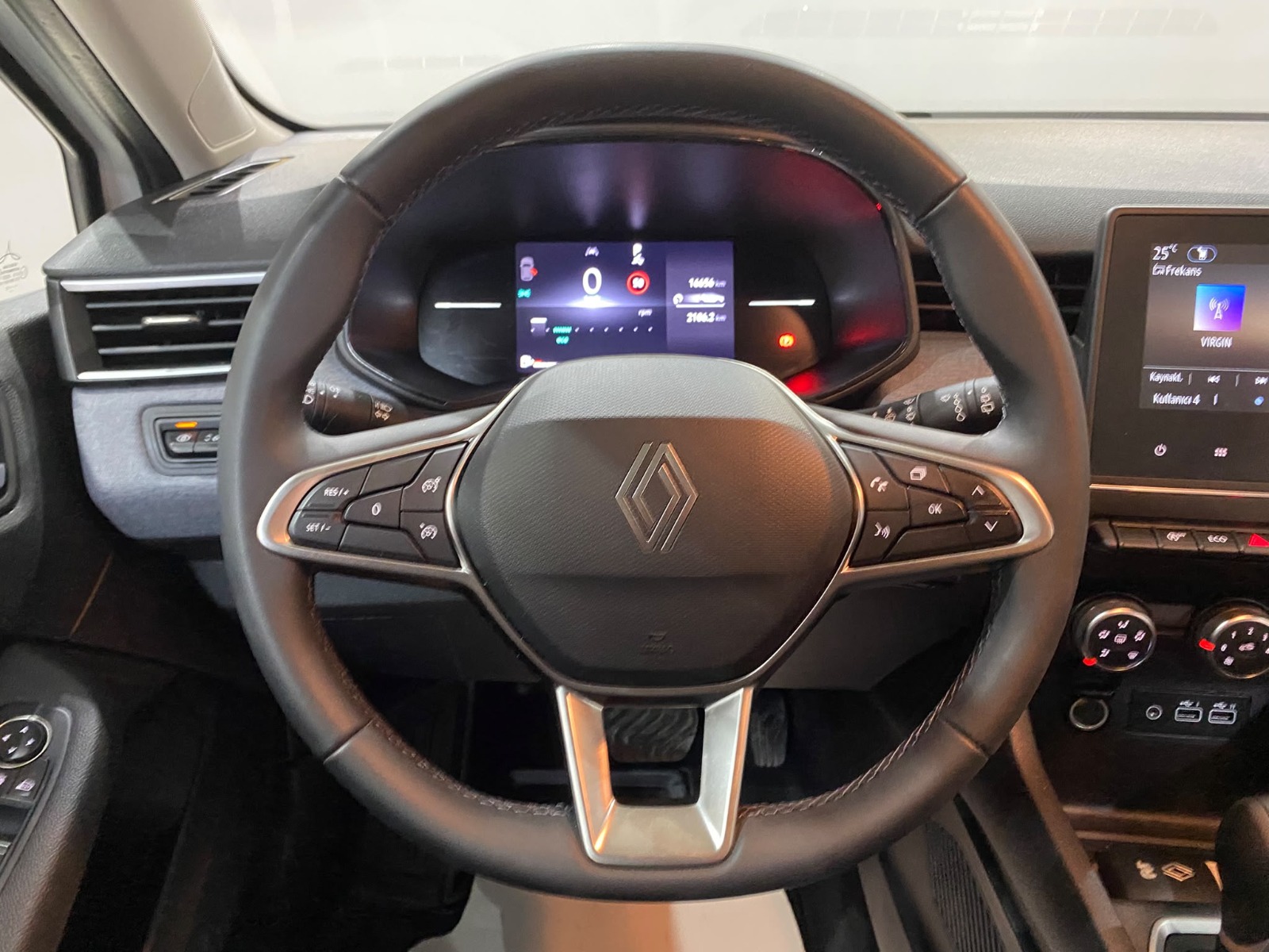 2026 Benzin Otomatik Renault Clio Beyaz Gürel Tasarım Aksesuar Otomotiv San. Tic. Ltd. Şti.