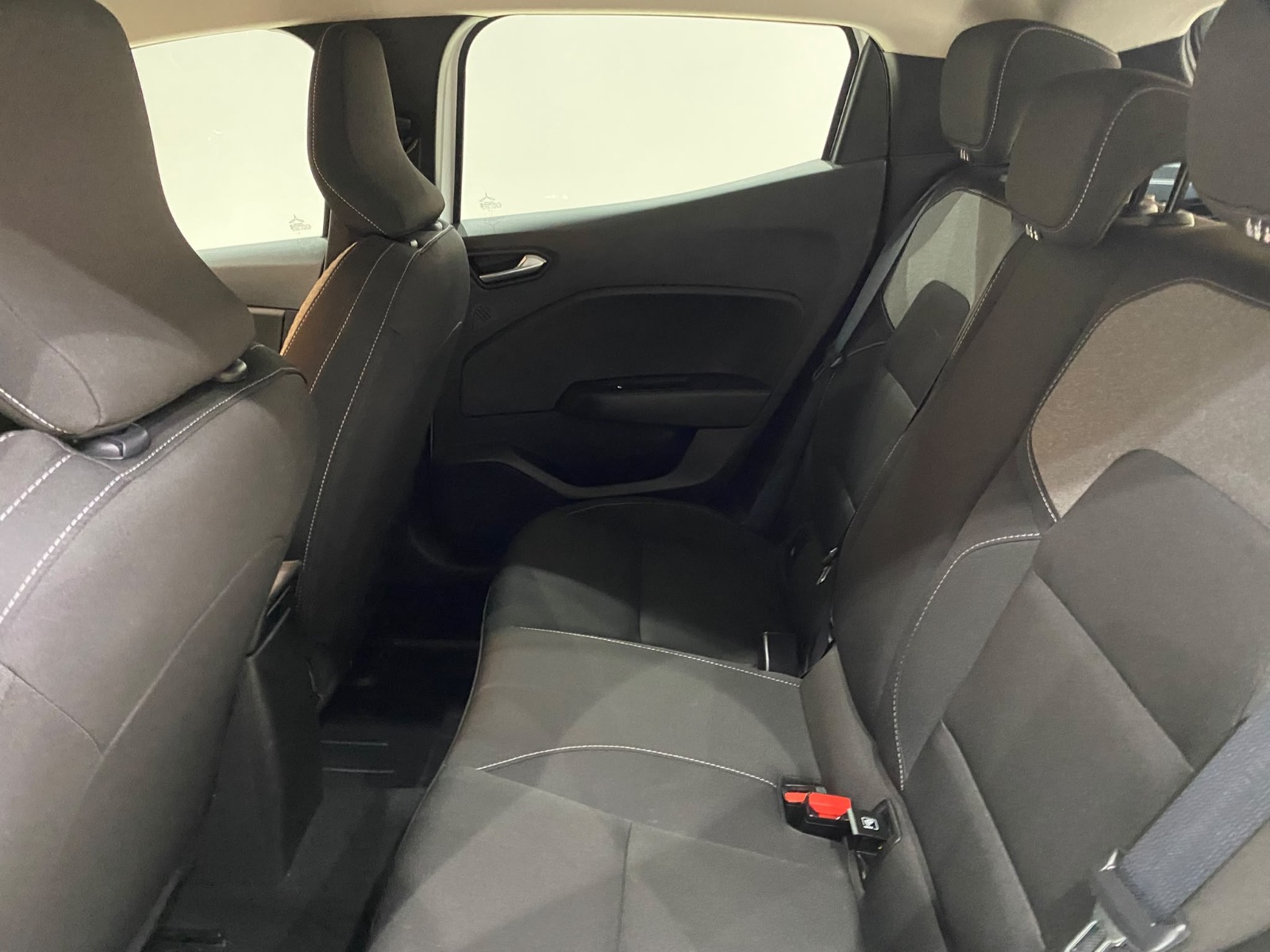 2026 Benzin Otomatik Renault Clio Beyaz Gürel Tasarım Aksesuar Otomotiv San. Tic. Ltd. Şti.