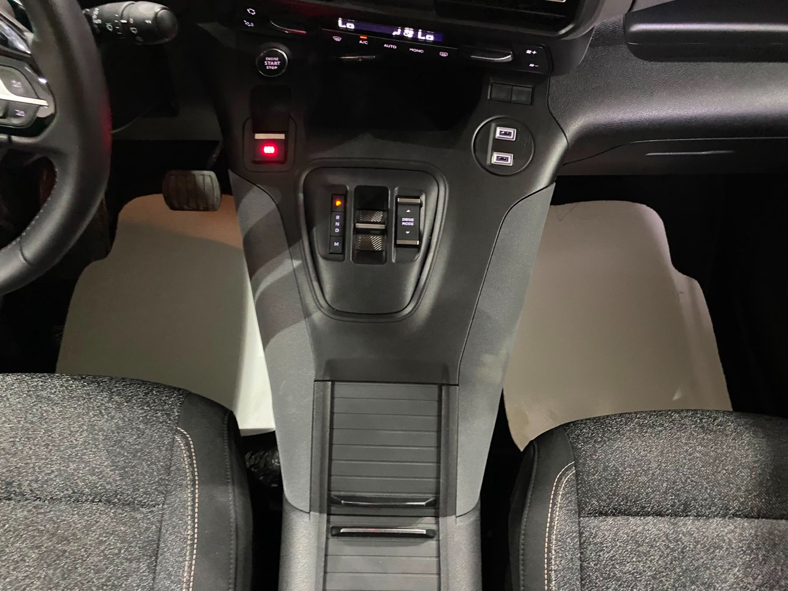 2026 Dizel Otomatik Peugeot Rifter Gri Gürel Tasarım Aksesuar Otomotiv San. Tic. Ltd. Şti.