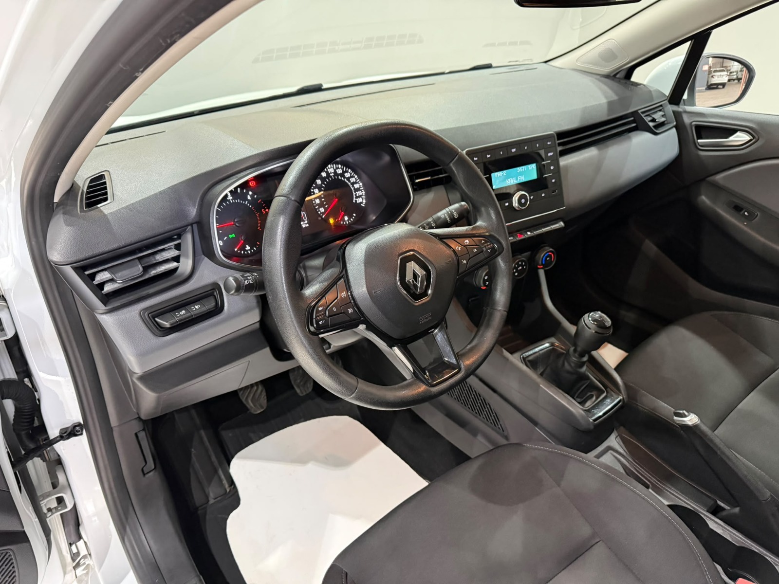 2020 Dizel Manuel Renault Clio Beyaz Gürel Tasarım Aksesuar Otomotiv San. Tic. Ltd. Şti.