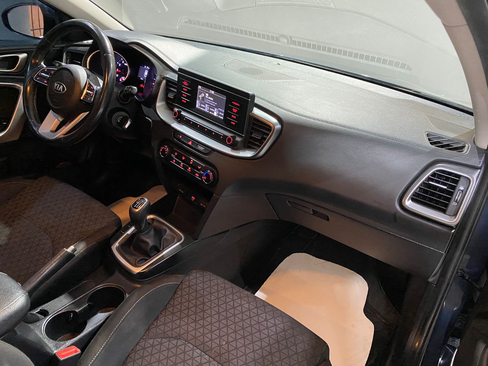 2019 Benzin Manuel Kia Cee'd Mavi Gürel Tasarım Aksesuar Otomotiv San. Tic. Ltd. Şti.