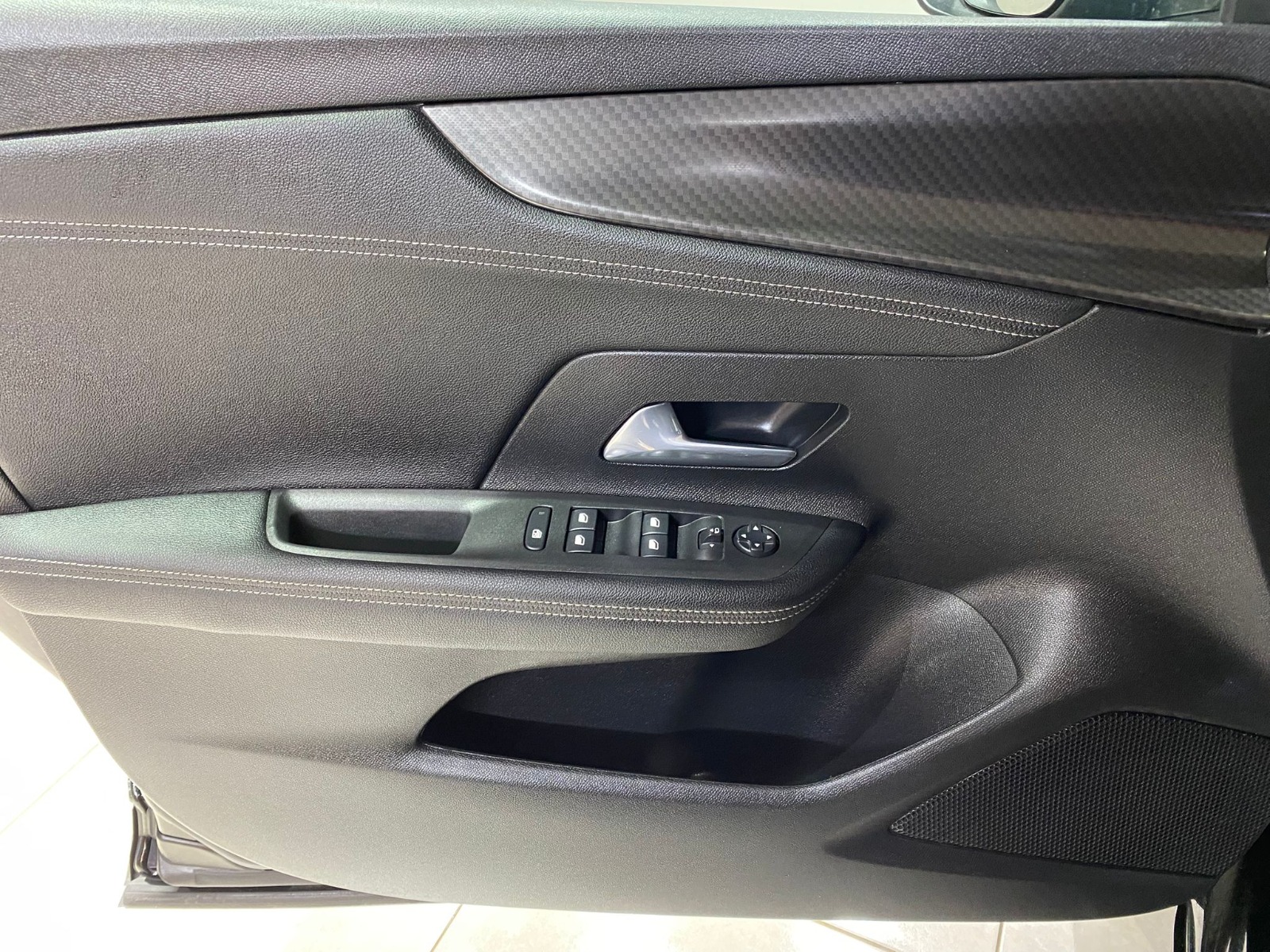 2024 Benzin Otomatik Opel Mokka Siyah Gürel Tasarım Aksesuar Otomotiv San. Tic. Ltd. Şti.