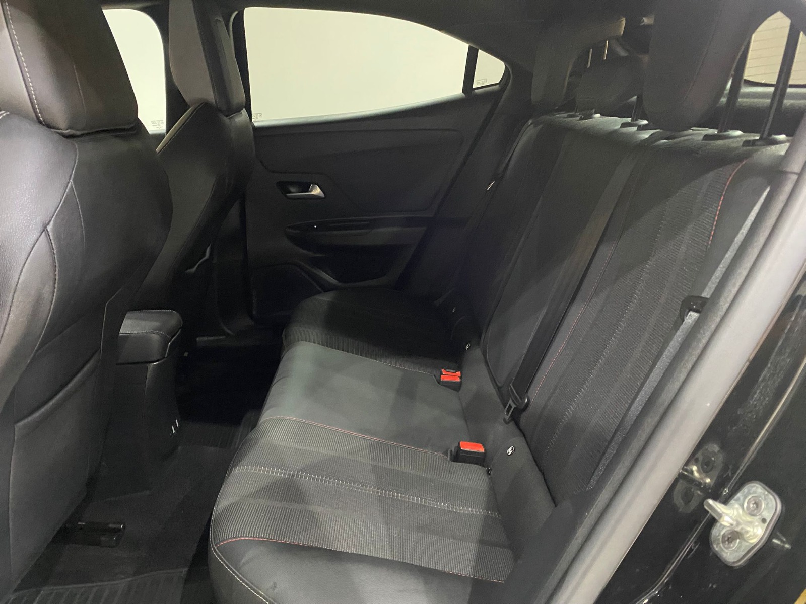 2024 Benzin Otomatik Opel Mokka Siyah Gürel Tasarım Aksesuar Otomotiv San. Tic. Ltd. Şti.