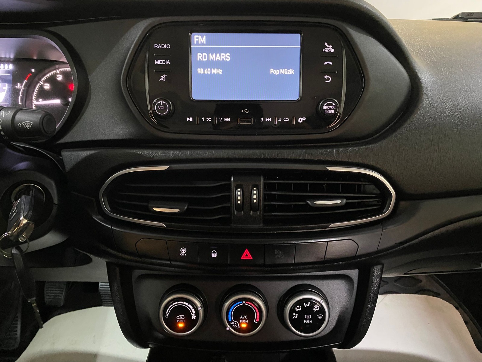2024 Benzin Manuel Fiat Egea Beyaz Gürel Tasarım Aksesuar Otomotiv San. Tic. Ltd. Şti.