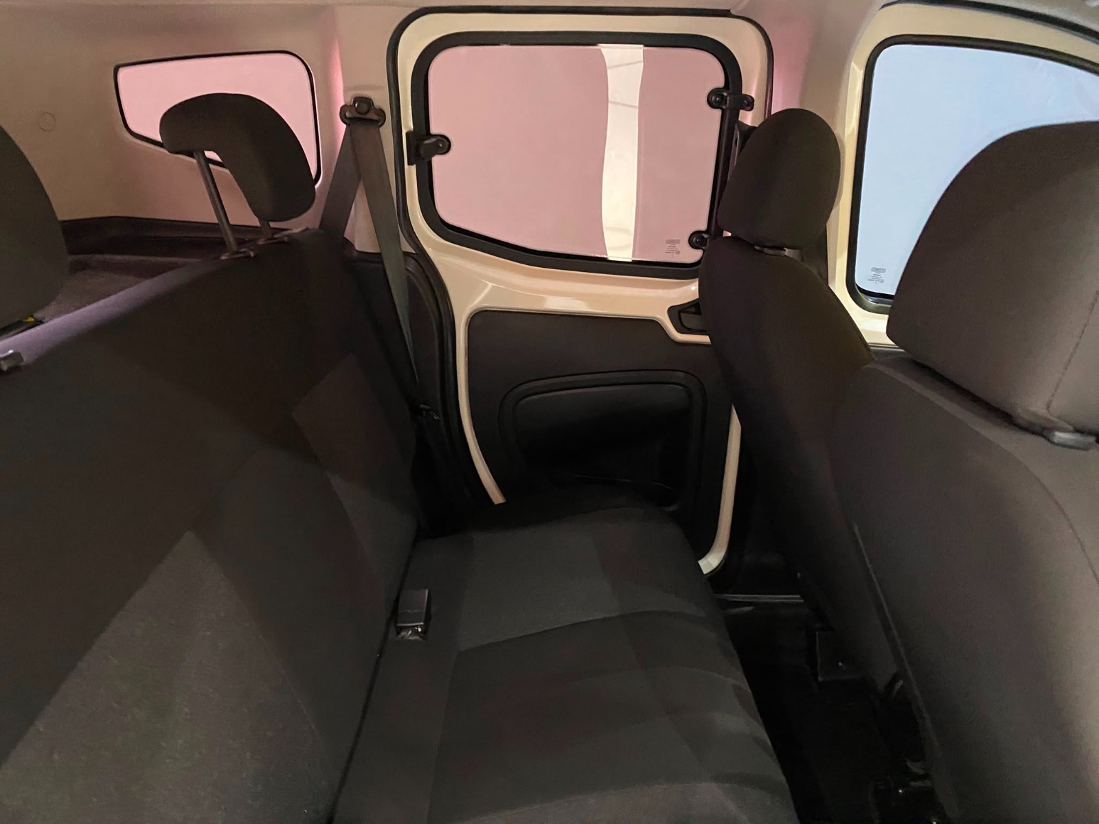 2023 Dizel Manuel Fiat Fiorino Combi Beyaz Gürel Tasarım Aksesuar Otomotiv San. Tic. Ltd. Şti.