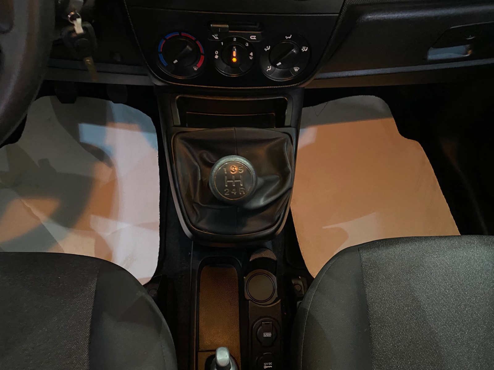 2023 Dizel Manuel Fiat Fiorino Combi Beyaz Gürel Tasarım Aksesuar Otomotiv San. Tic. Ltd. Şti.