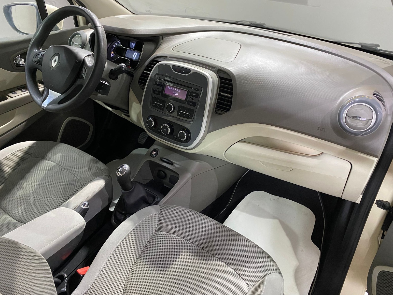 2013 Benzin Manuel Renault Captur Beyaz Gürel Tasarım Aksesuar Otomotiv San. Tic. Ltd. Şti.