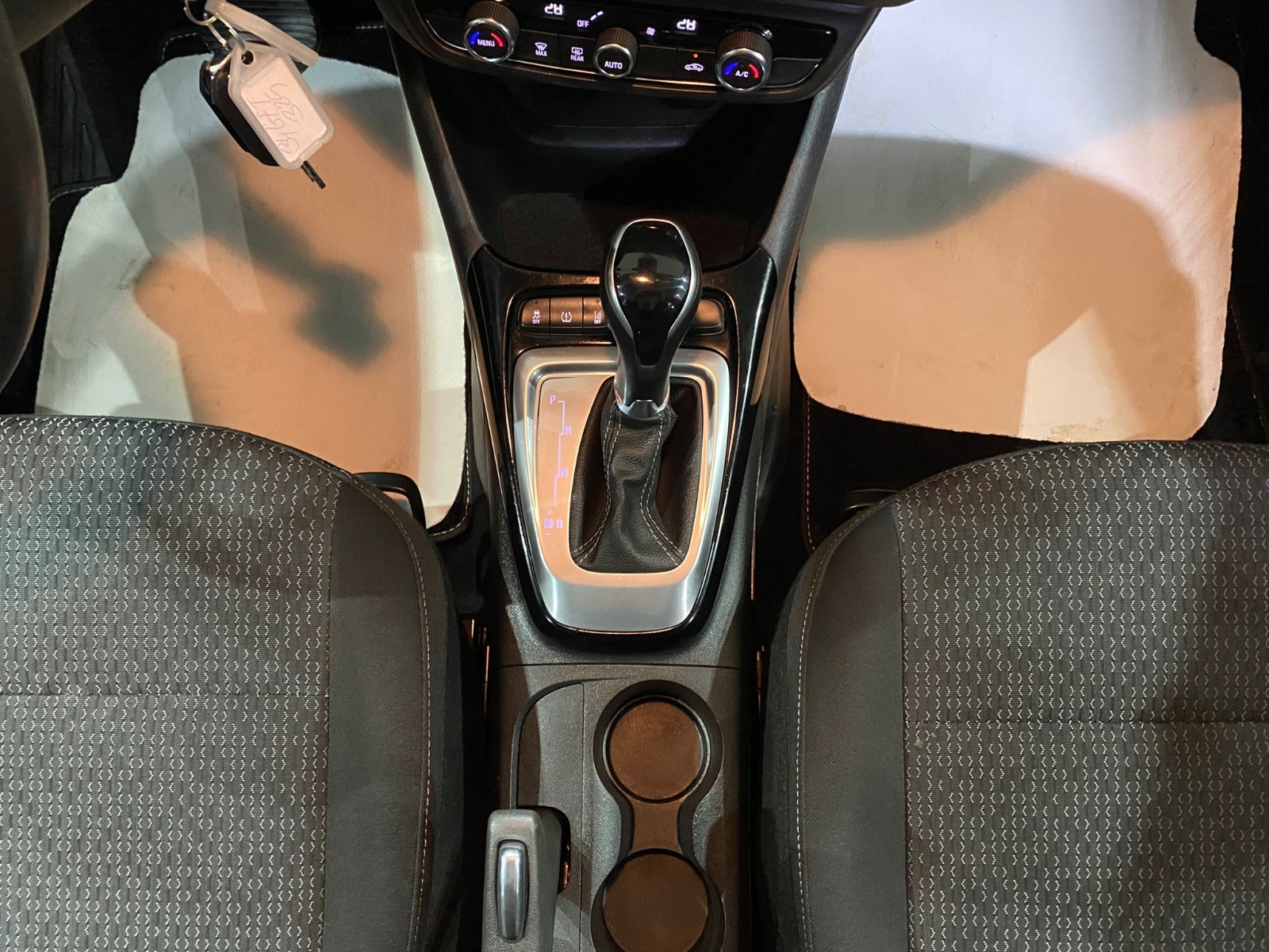 2022 Benzin Otomatik Opel Crossland Beyaz Gürel Tasarım Aksesuar Otomotiv San. Tic. Ltd. Şti.