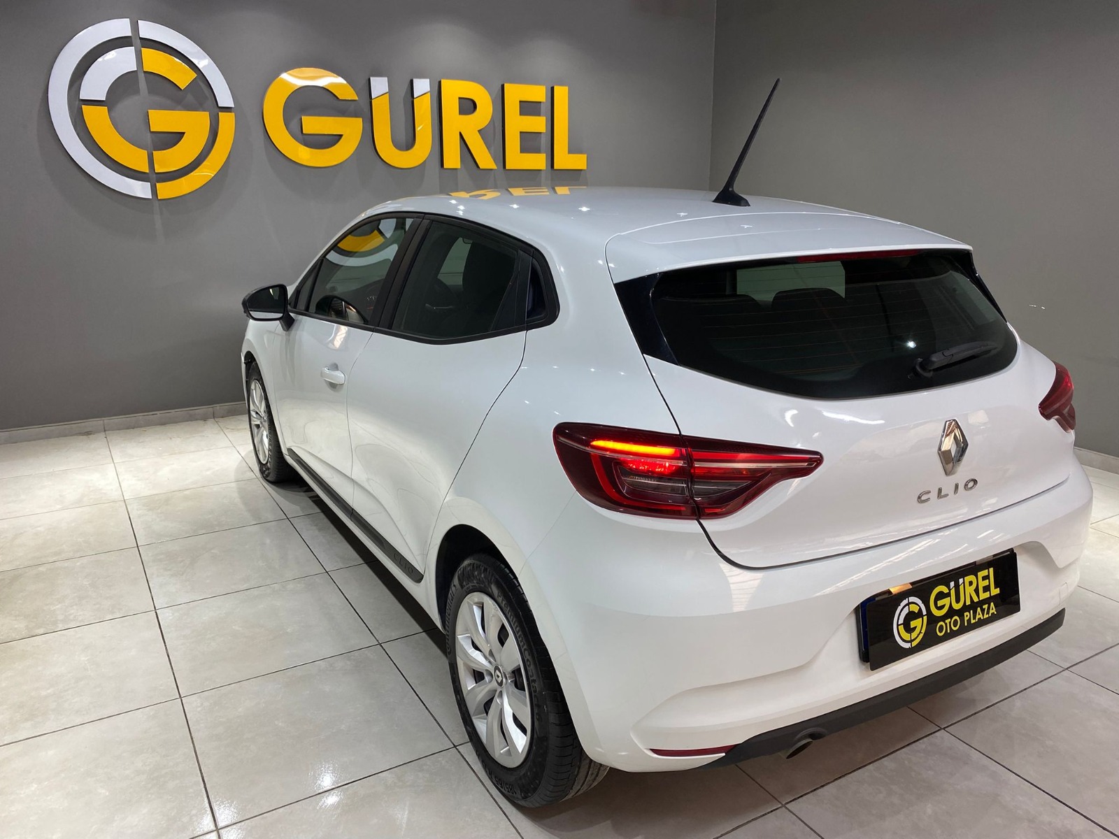2023 Benzin Otomatik Renault Clio Beyaz Gürel Tasarım Aksesuar Otomotiv San. Tic. Ltd. Şti.