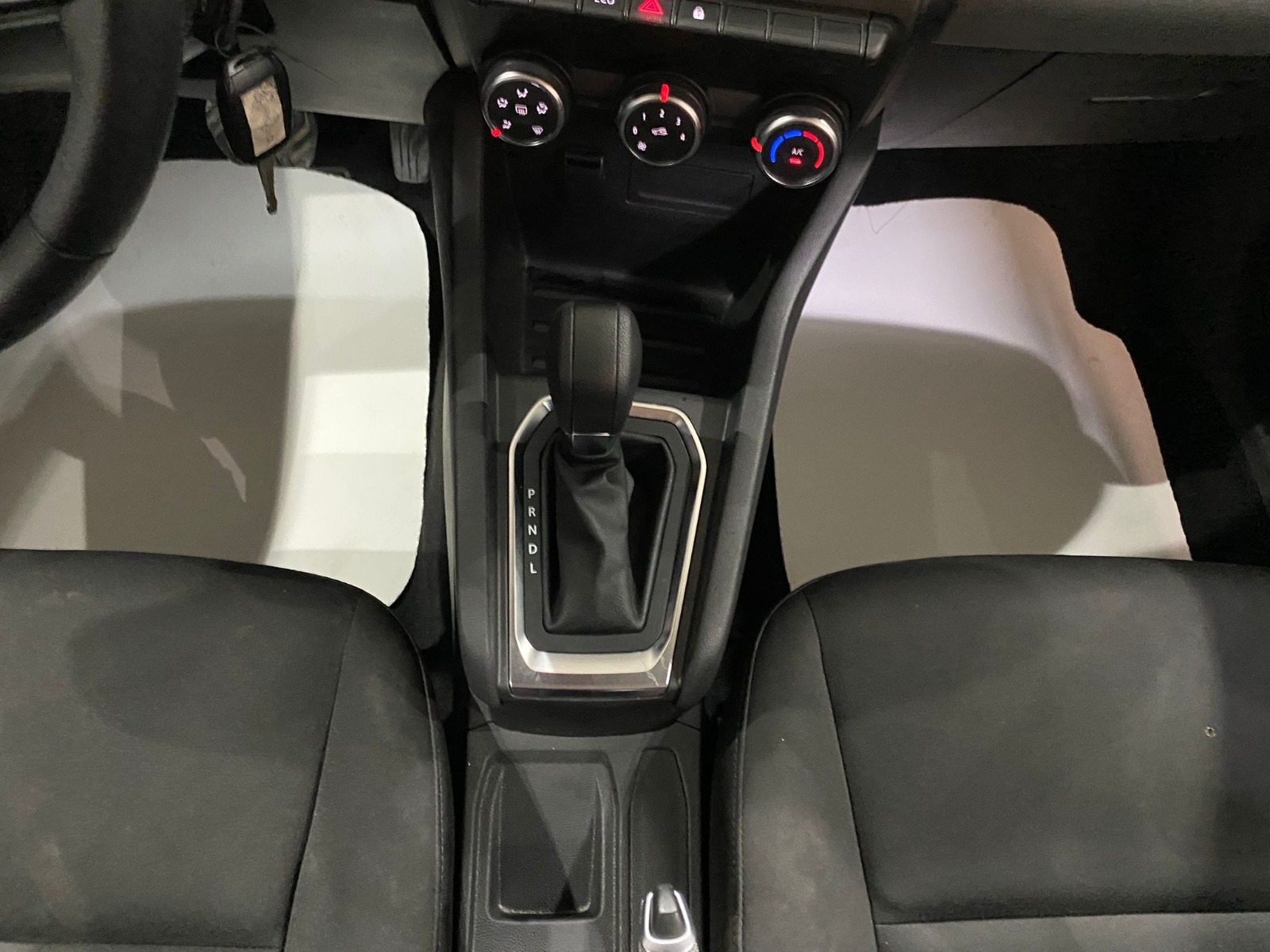 2023 Benzin Otomatik Renault Clio Beyaz Gürel Tasarım Aksesuar Otomotiv San. Tic. Ltd. Şti.