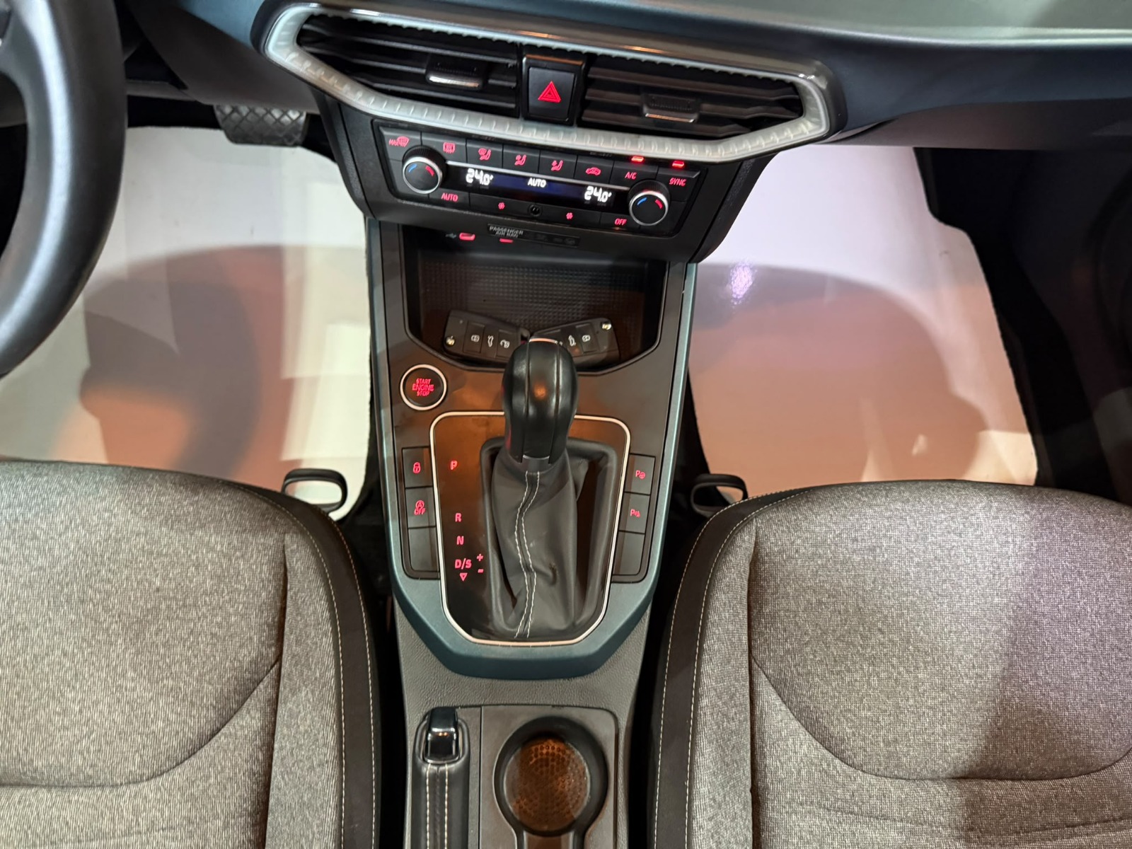 2024 Benzin Otomatik Seat Arona Beyaz Gürel Tasarım Aksesuar Otomotiv San. Tic. Ltd. Şti.