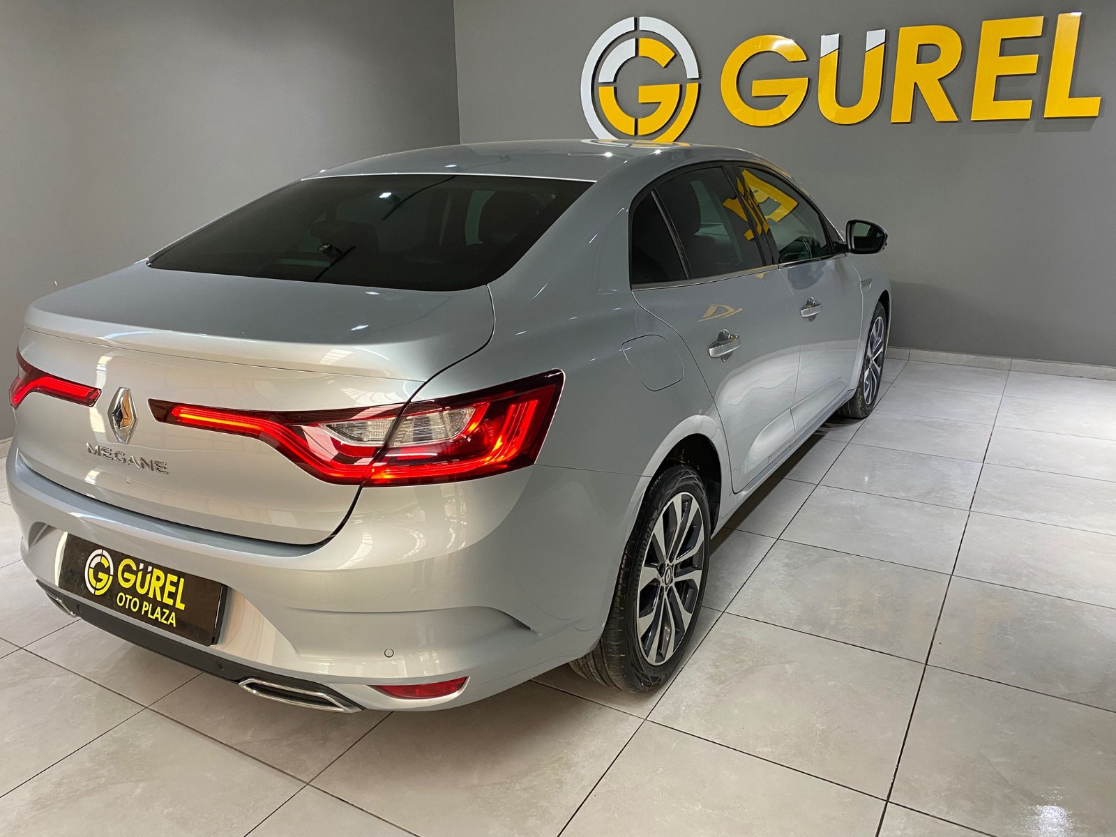 2024 Benzin Otomatik Renault Megane Gri Gürel Tasarım Aksesuar Otomotiv San. Tic. Ltd. Şti.