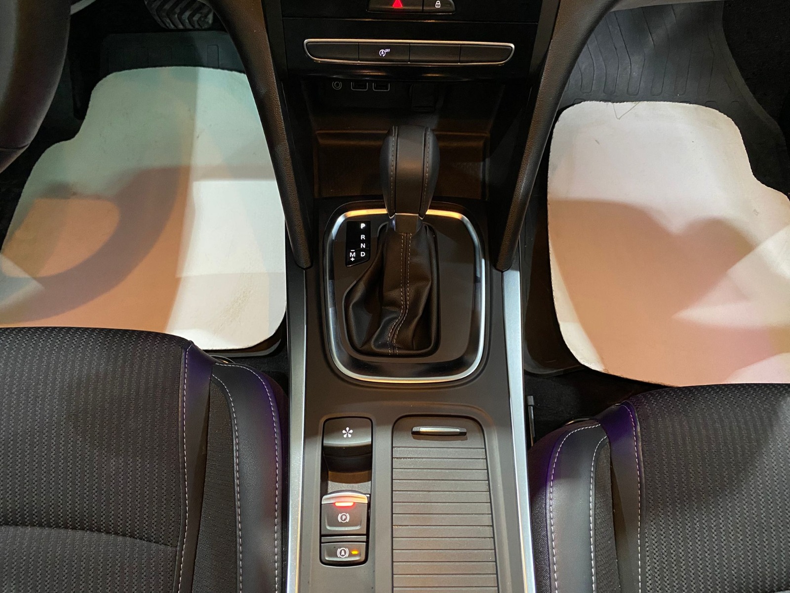 2024 Benzin Otomatik Renault Megane Gri Gürel Tasarım Aksesuar Otomotiv San. Tic. Ltd. Şti.