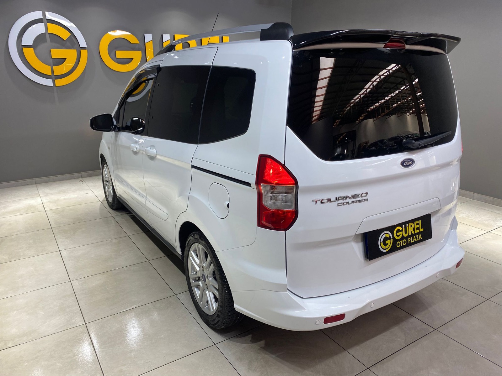 2021 Dizel Manuel Ford Tourneo Courier Beyaz Gürel Tasarım Aksesuar Otomotiv San. Tic. Ltd. Şti.