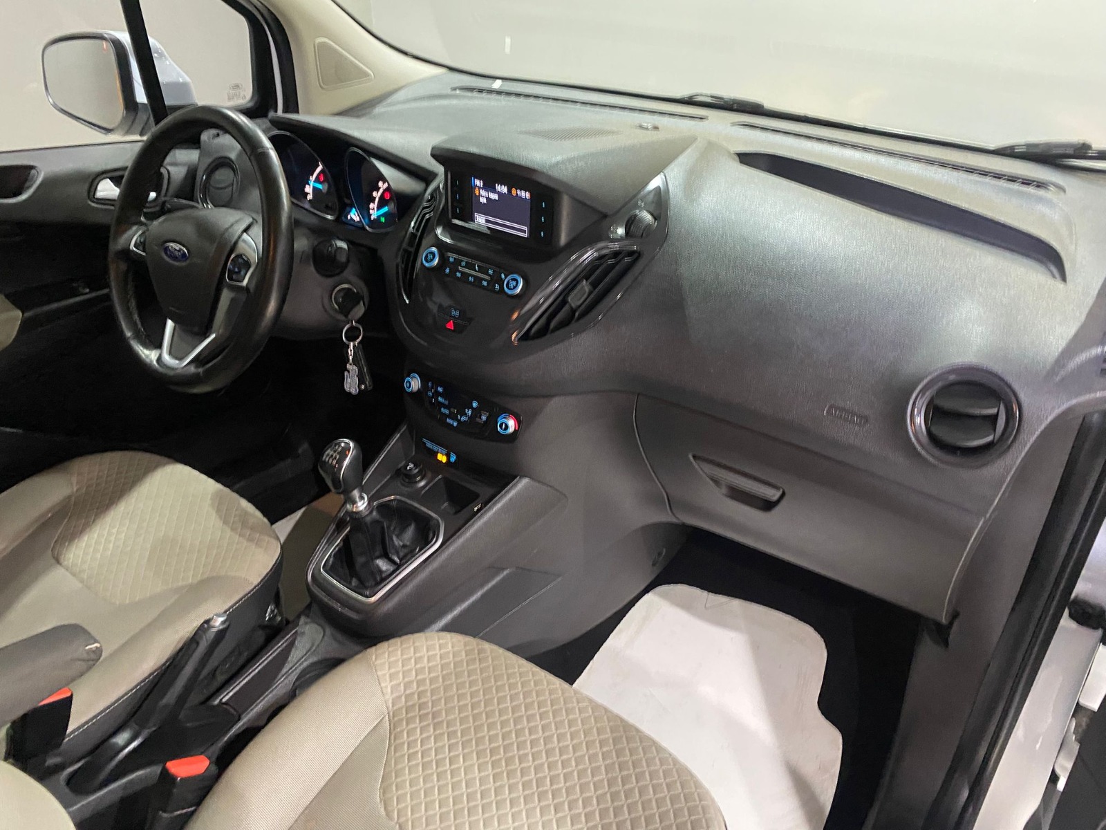 2021 Dizel Manuel Ford Tourneo Courier Beyaz Gürel Tasarım Aksesuar Otomotiv San. Tic. Ltd. Şti.