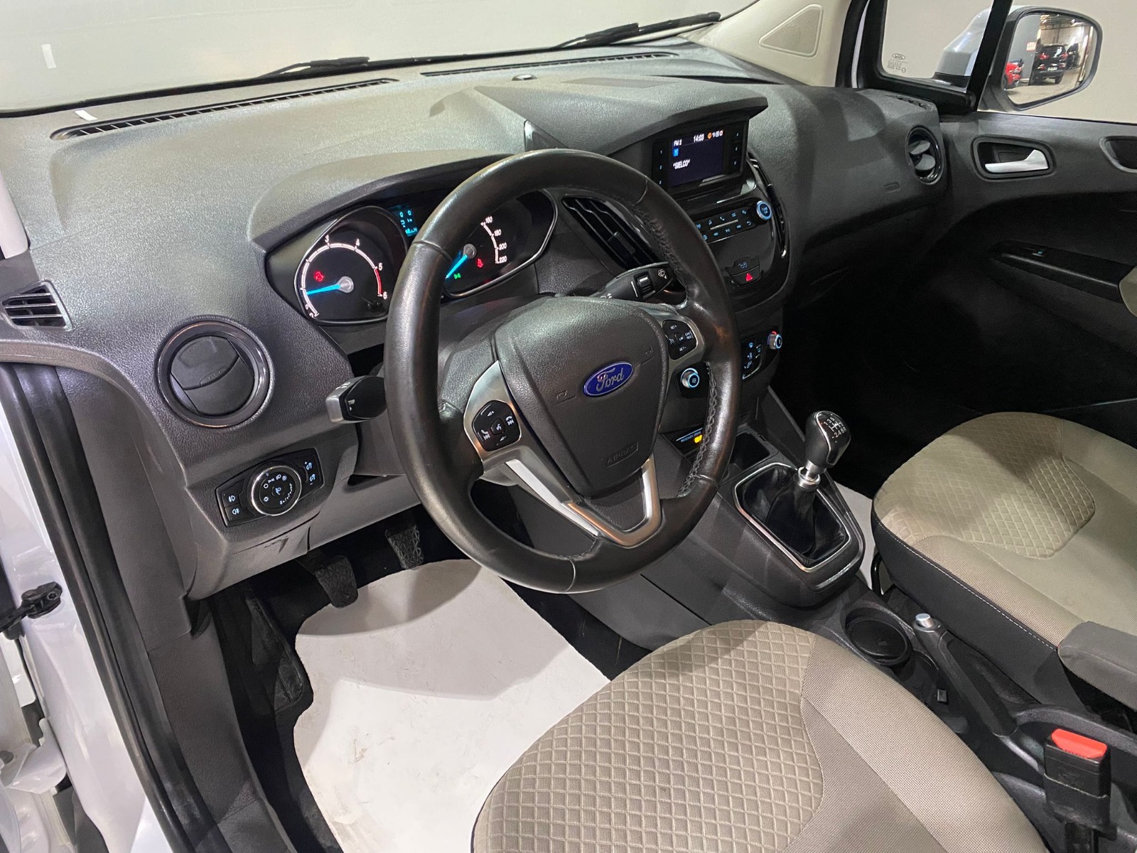 2021 Dizel Manuel Ford Tourneo Courier Beyaz Gürel Tasarım Aksesuar Otomotiv San. Tic. Ltd. Şti.